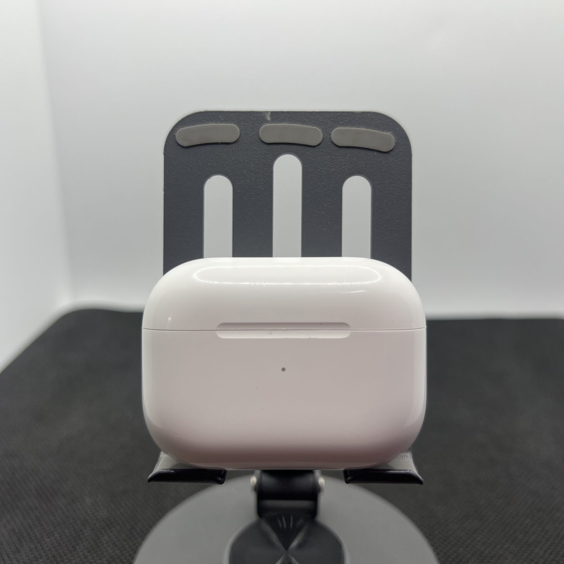 Apple AirPods Pro 2nd Gen White (Condition: Good) - Image 2