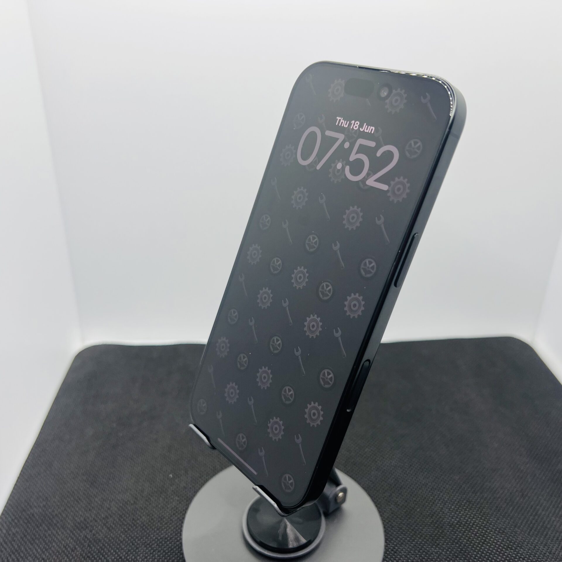 Apple iPhone 16 Pro 128GB Black Titanium (Condition: Good) - Image 7