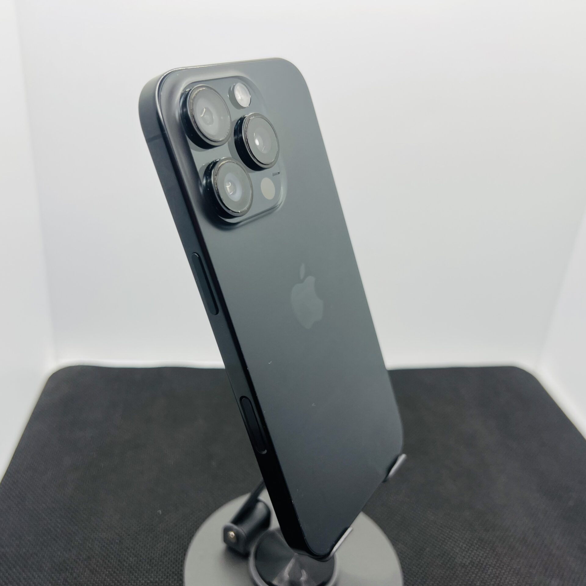 Apple iPhone 16 Pro 128GB Black Titanium (Condition: Good) - Image 9