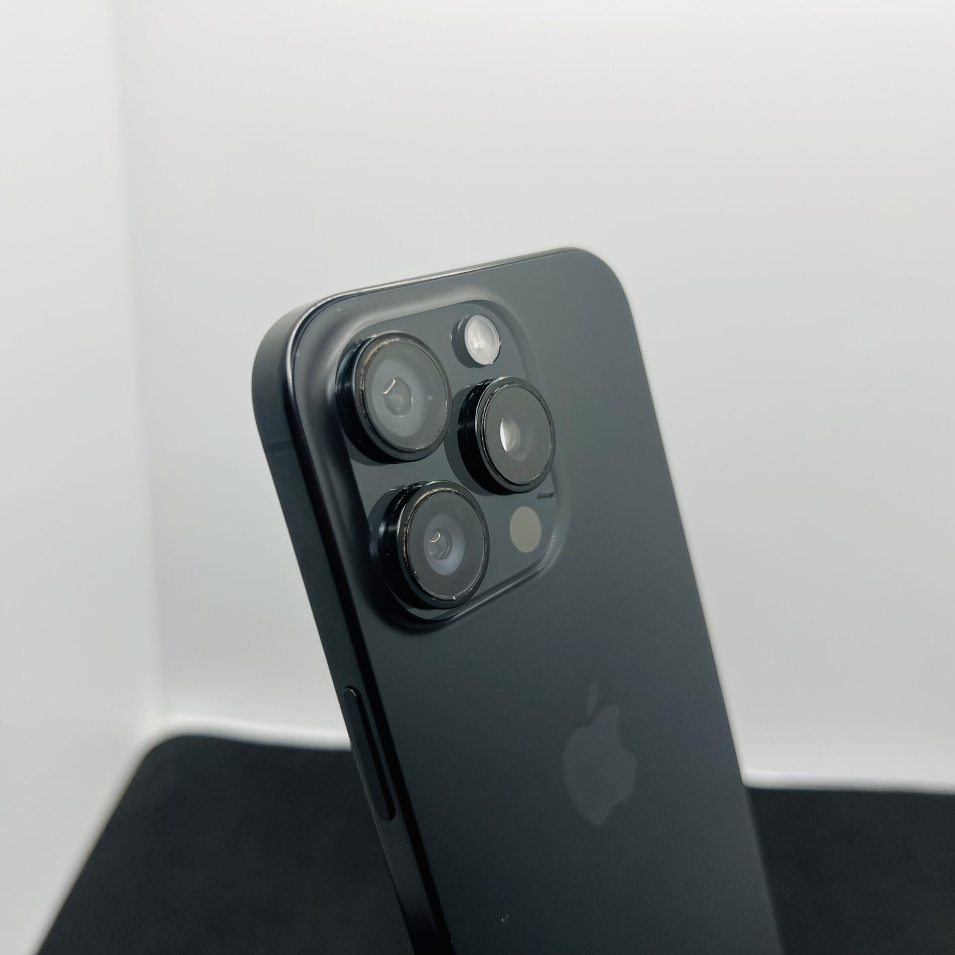 Apple iPhone 16 Pro 128GB Black Titanium (Condition: Good) - Image 10
