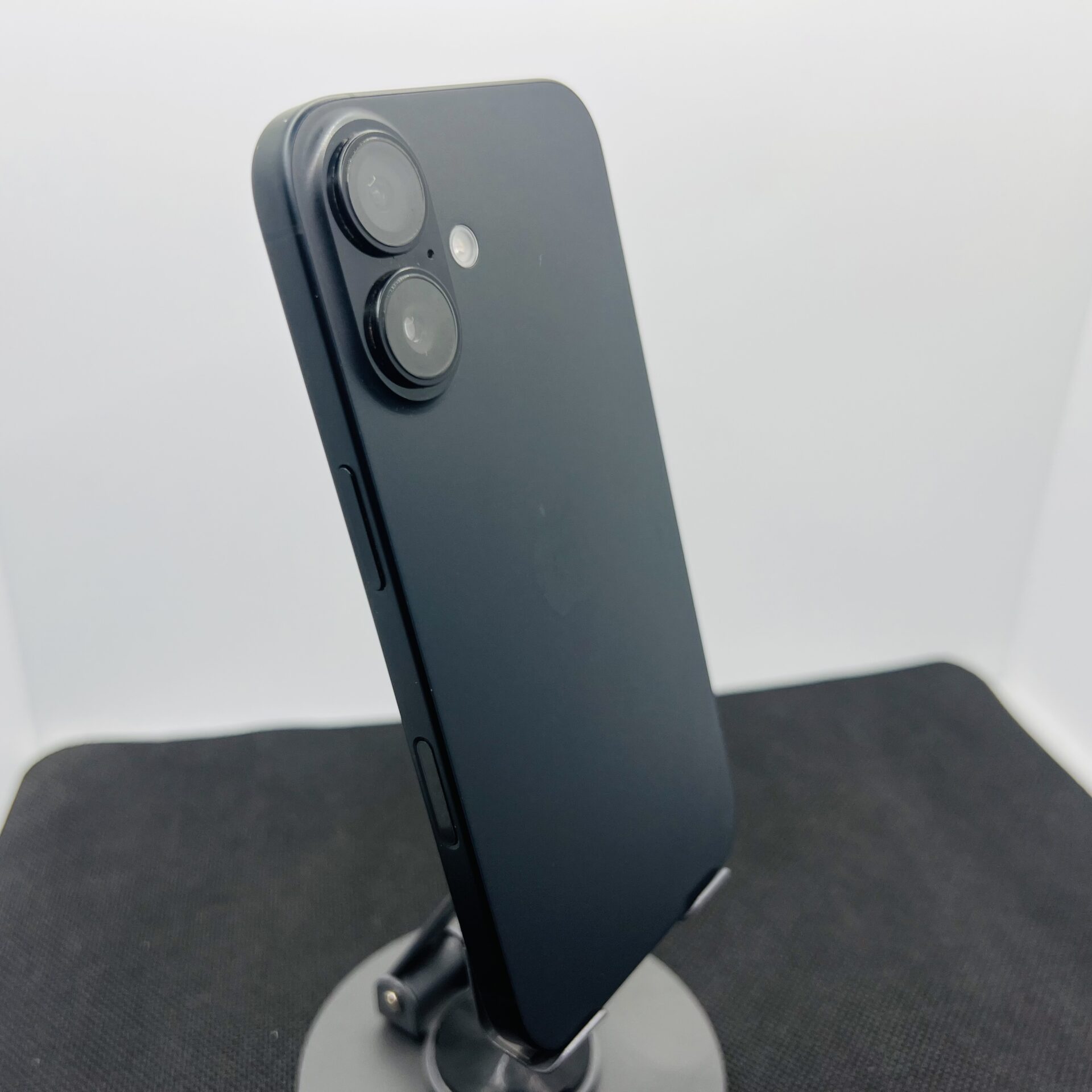 Apple iPhone 16 128GB Black (Condition: Excellent) - Image 8