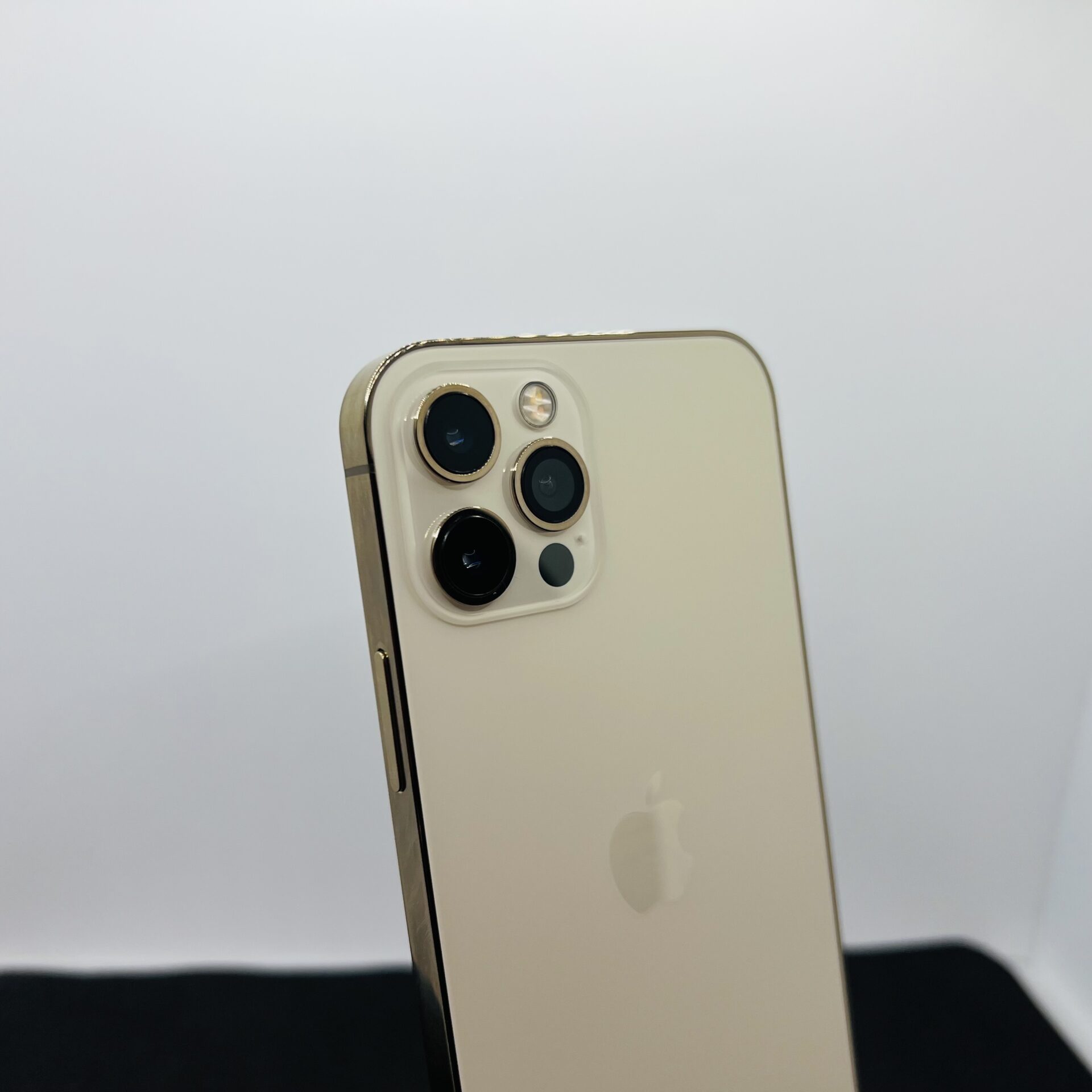 Apple iPhone 12 Pro 128GB Gold (Condition: Good) - Image 11
