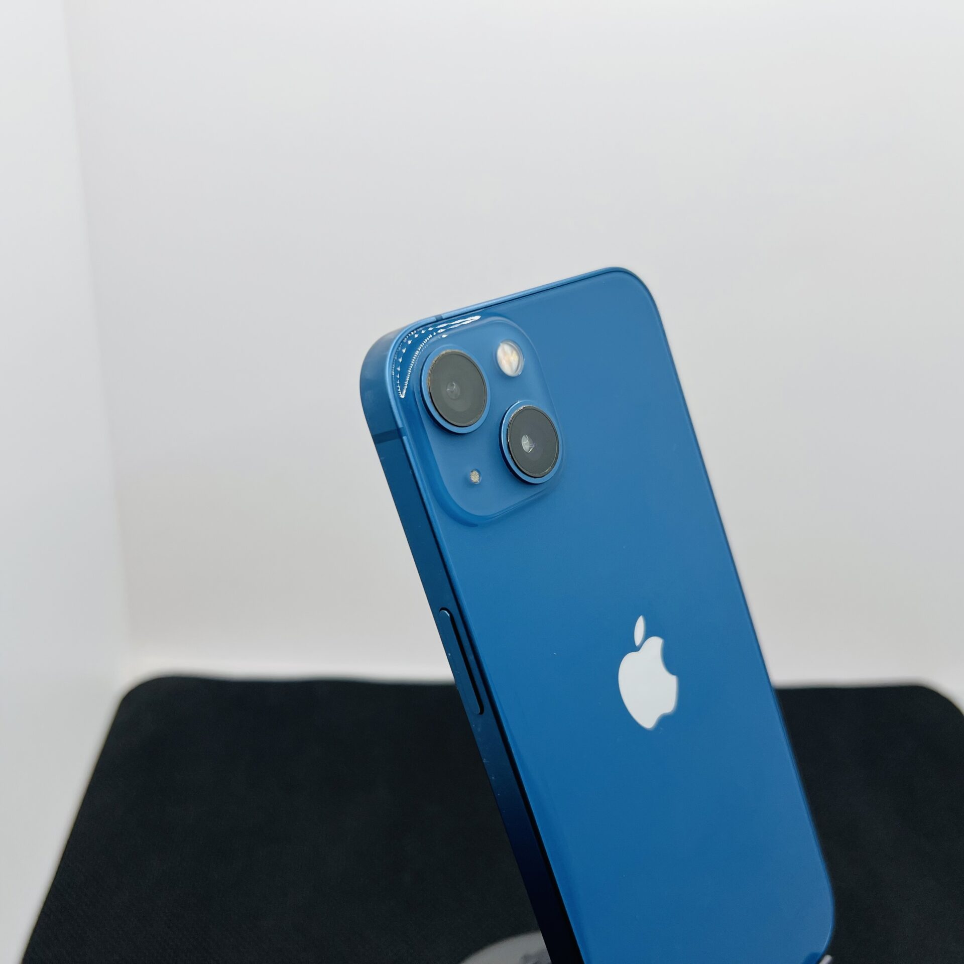 Apple iPhone 13 128GB Blue (Condition: Excellent) - Image 10