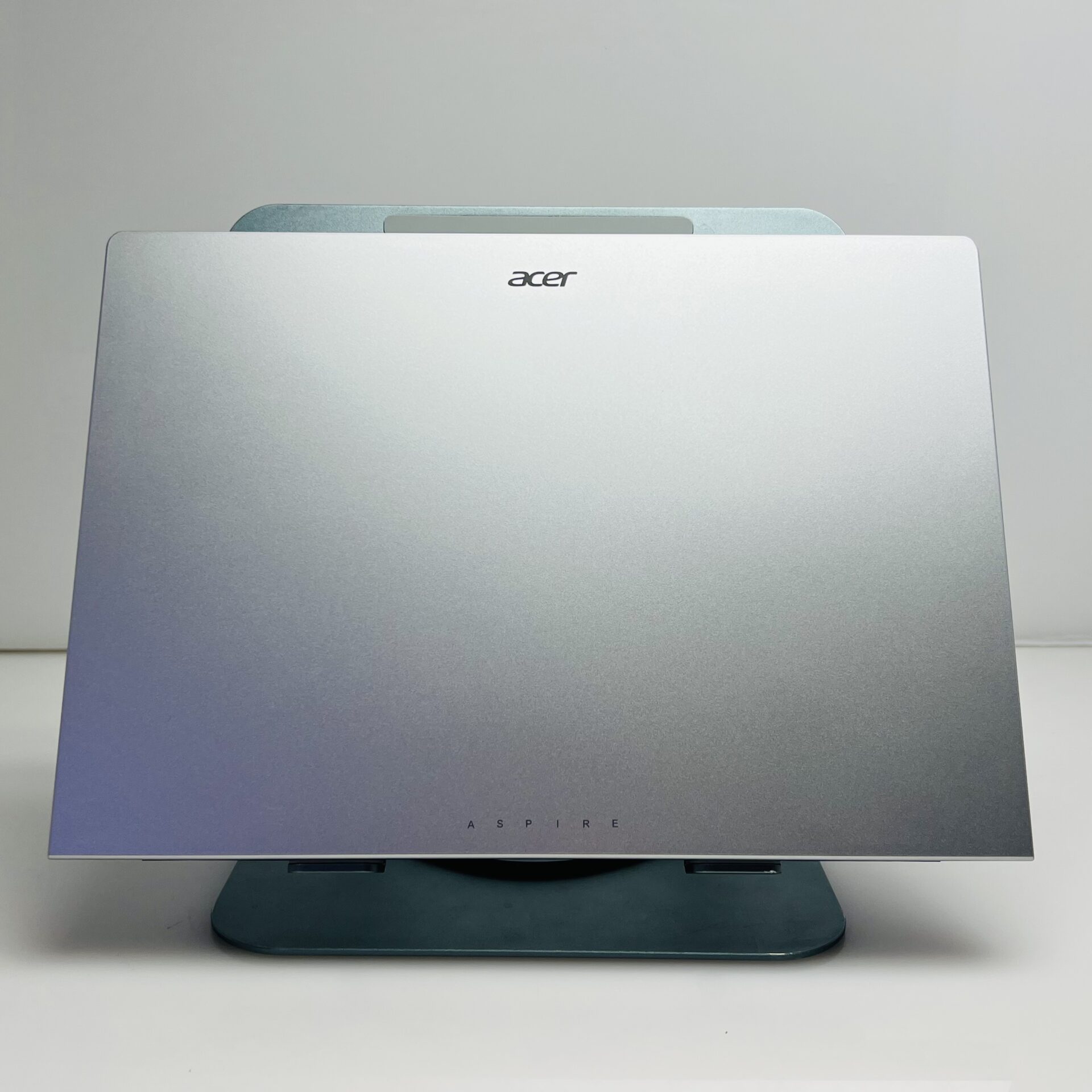 Acer Aspire Lite AL14-31P “Core 3 N355” 1.90GHz 8GB RAM DDR5 512GB SSD Light Silver (Condition: Excellent) - Image 2