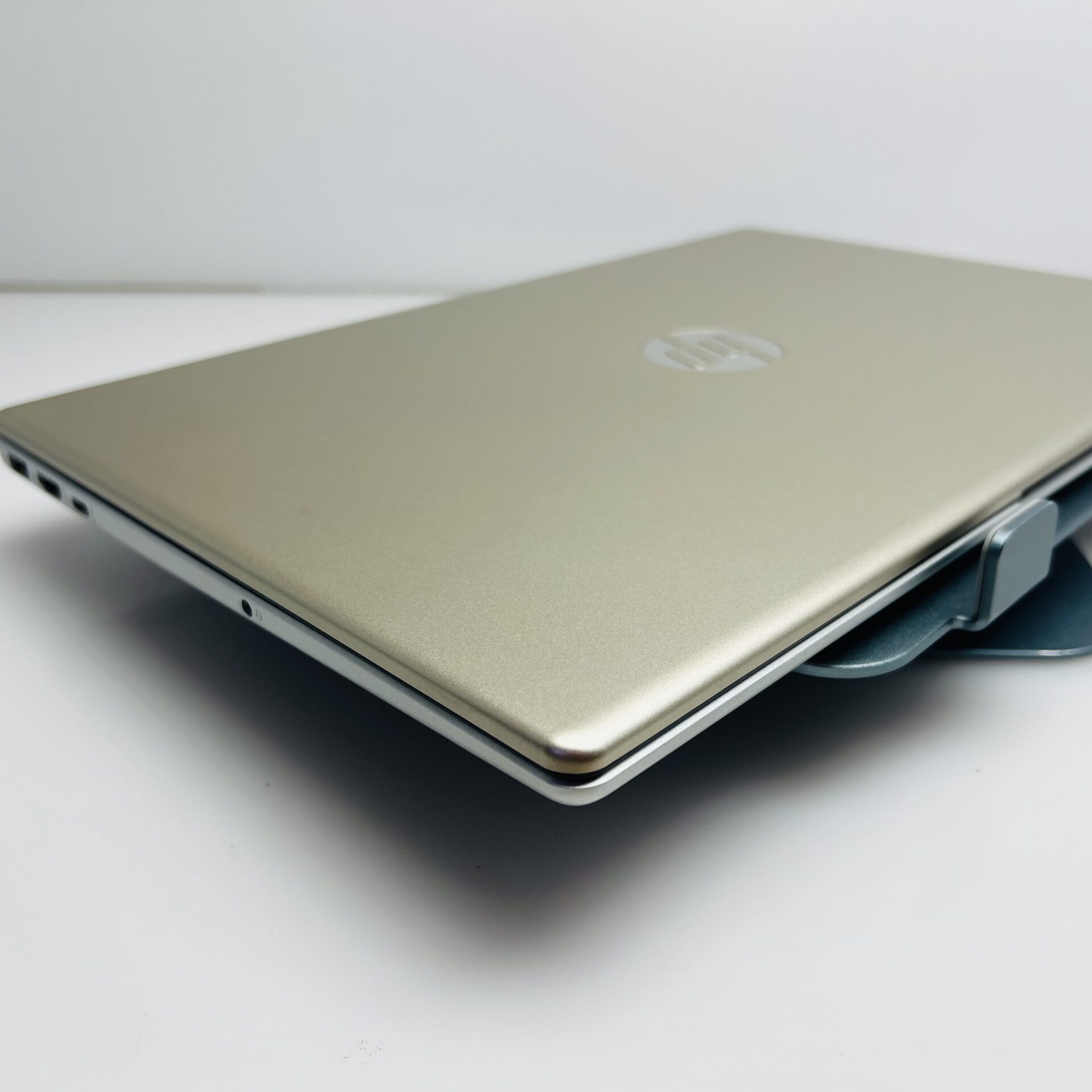 HP 15-fd1032ni “Core Ultra 7” 3.80GHz 16GB RAM 512GB SSD NVMe Warm Gold (Condition: Excellent) - Image 7