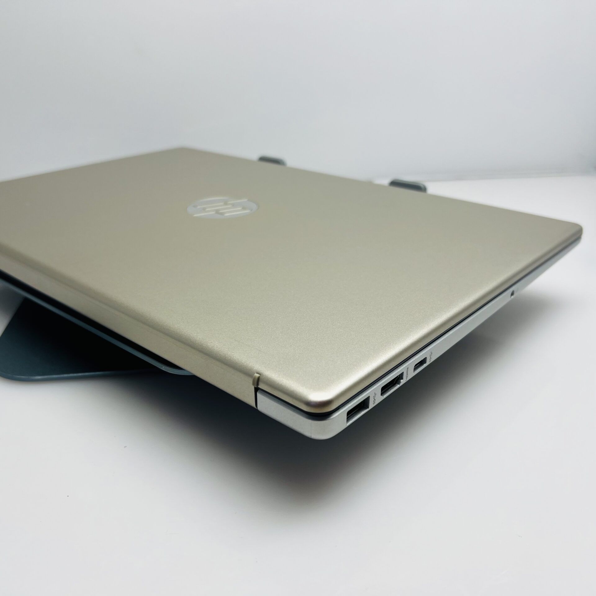HP 15-fd1032ni “Core Ultra 7” 3.80GHz 16GB RAM 512GB SSD NVMe Warm Gold (Condition: Excellent) - Image 8