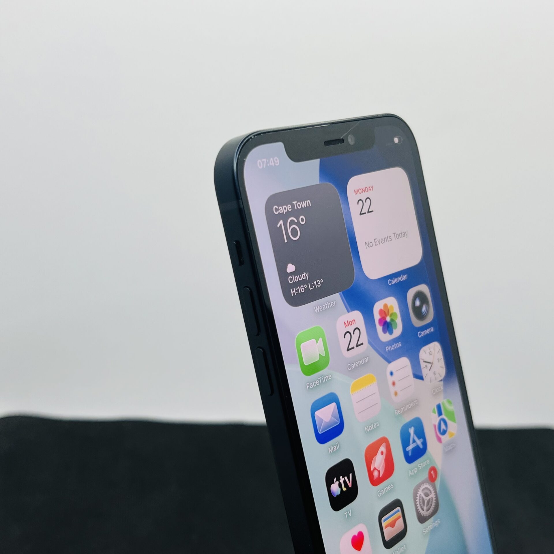 Apple iPhone 12 128GB Black (Condition: Good) - Image 4