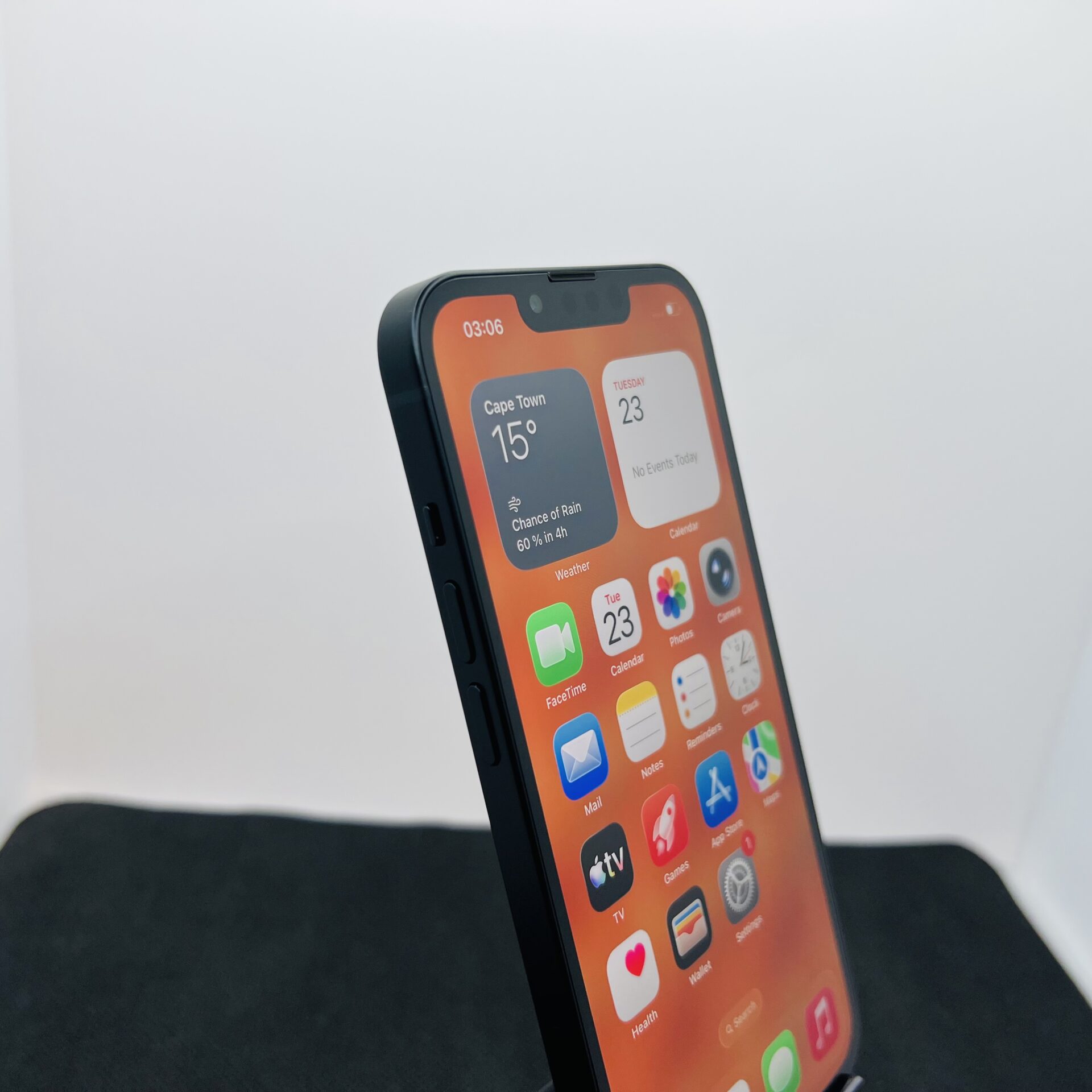 Apple iPhone 13 128GB Midnight (Condition: Excellent) - Image 4