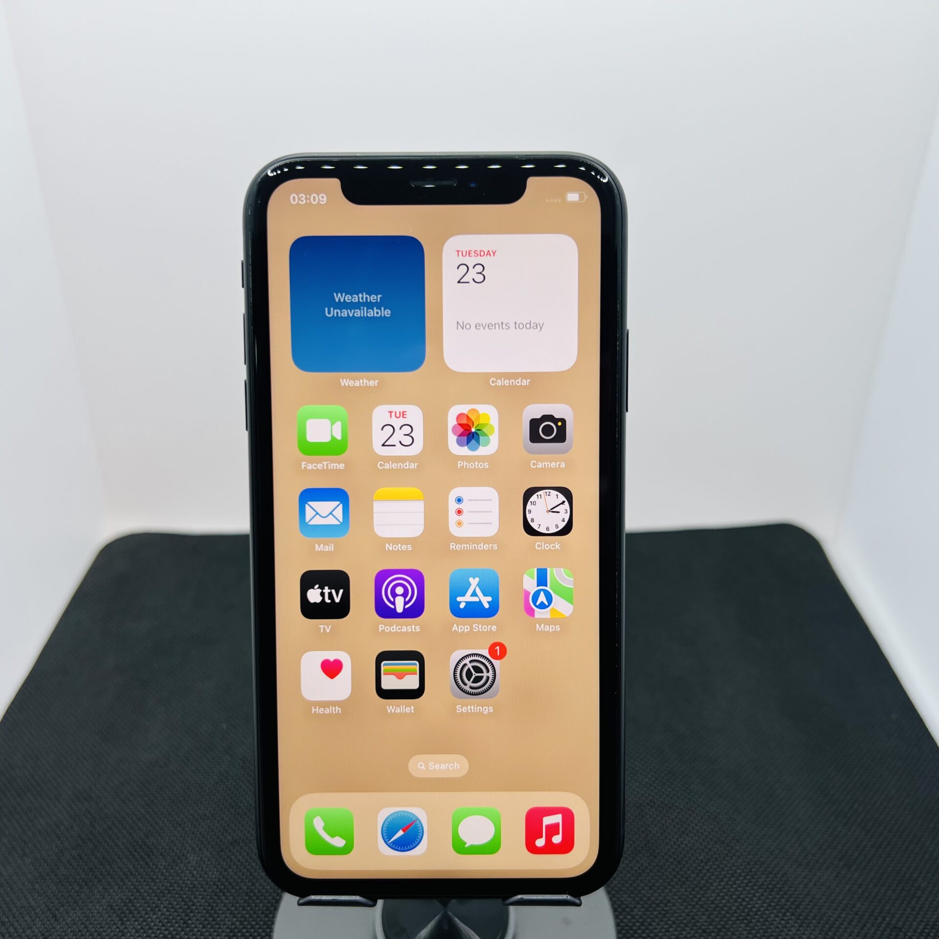 Apple iPhone XR 64GB Black (Condition: Excellent) - Image 2