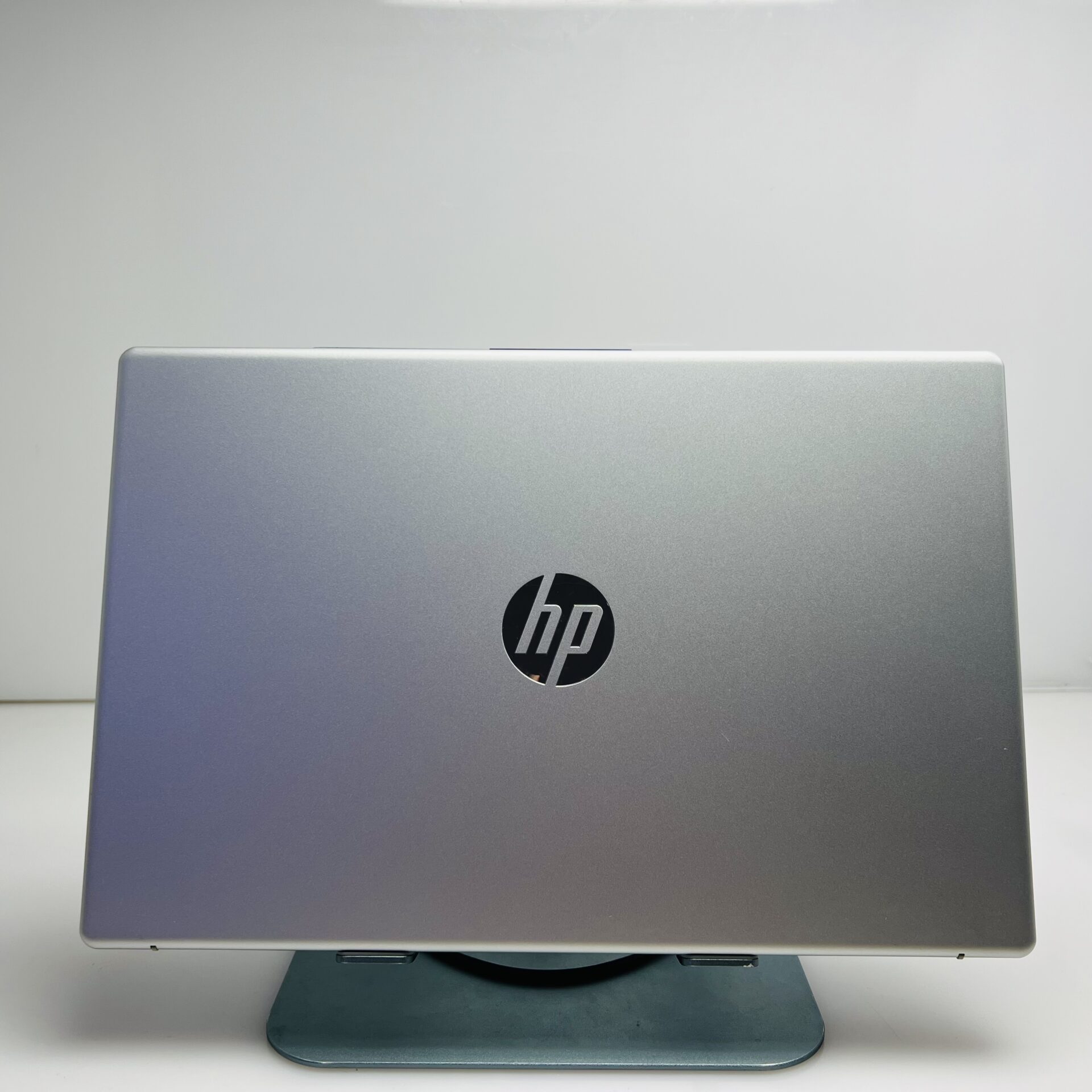 HP 15-fc0000ni "Ryzen 7" 2.00GHz 16GB RAM and 512GB SSD NVMe Silver (Condition: Good) - Image 2