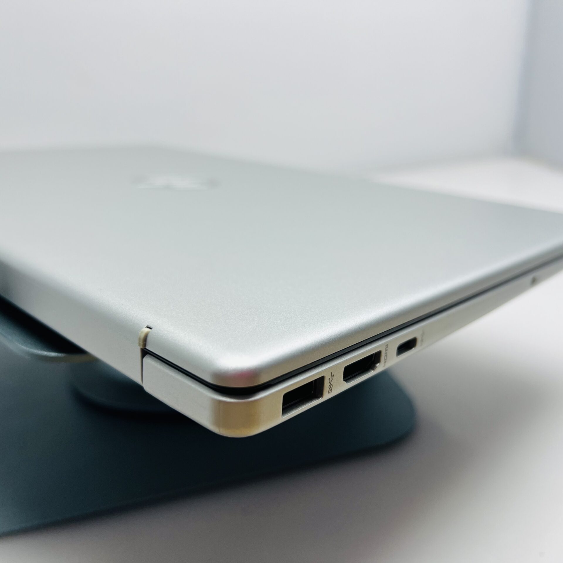 HP 15-fc0000ni "Ryzen 7" 2.00GHz 16GB RAM and 512GB SSD NVMe Silver (Condition: Good) - Image 8