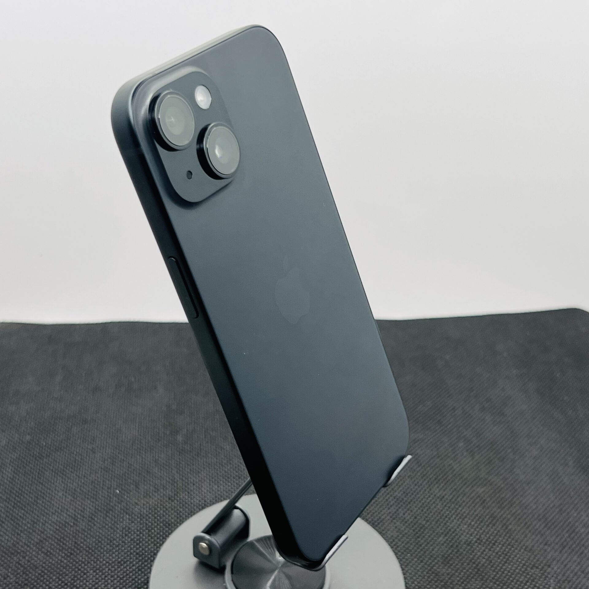 iPhone 15 128GB ブラック アクセサリーセット Apple iPhone 15 128GB Black (Condition: Pristine) | Epic Deals SA