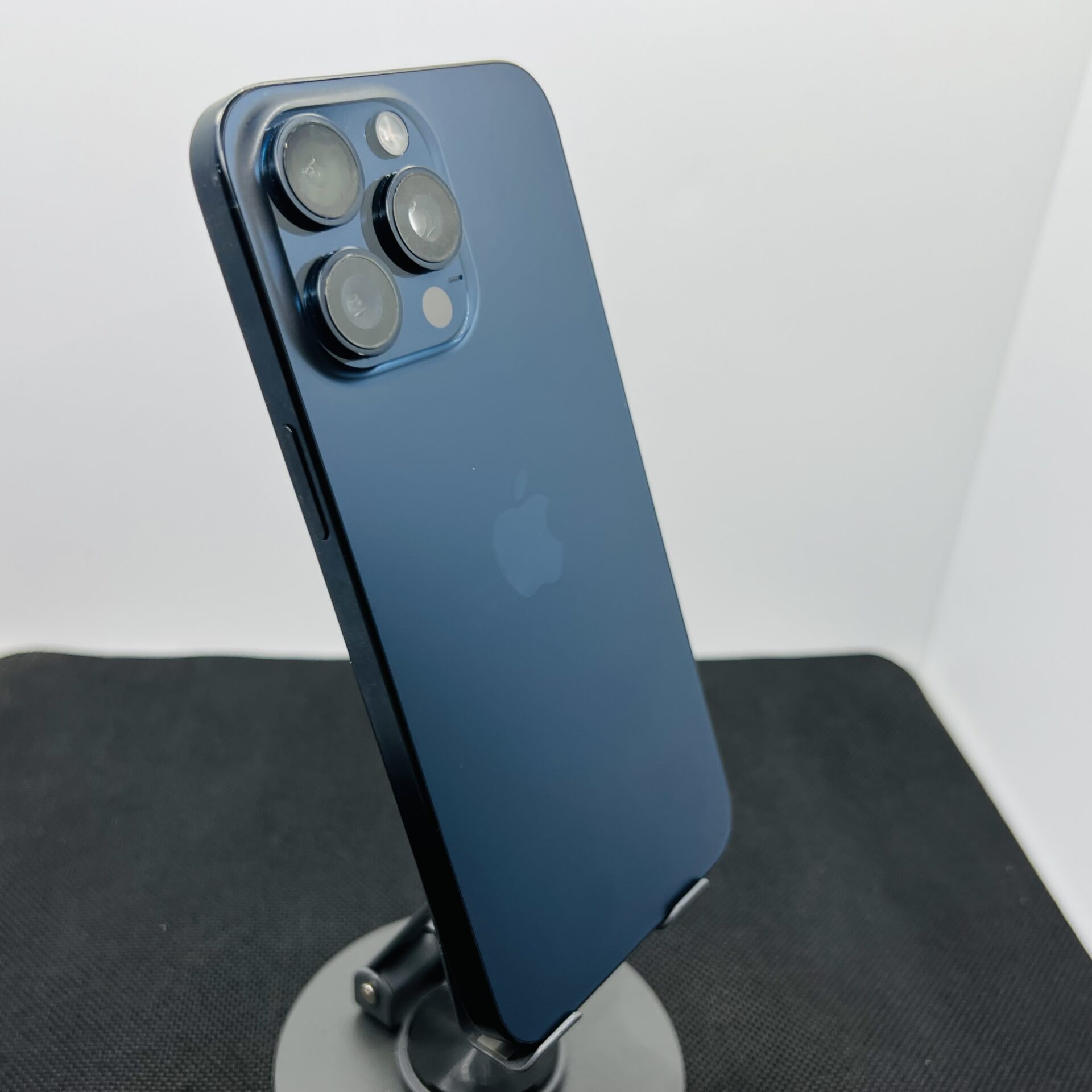 Apple iPhone 15 Pro Max 256GB Blue Titanium (Condition: Good) - Image 8
