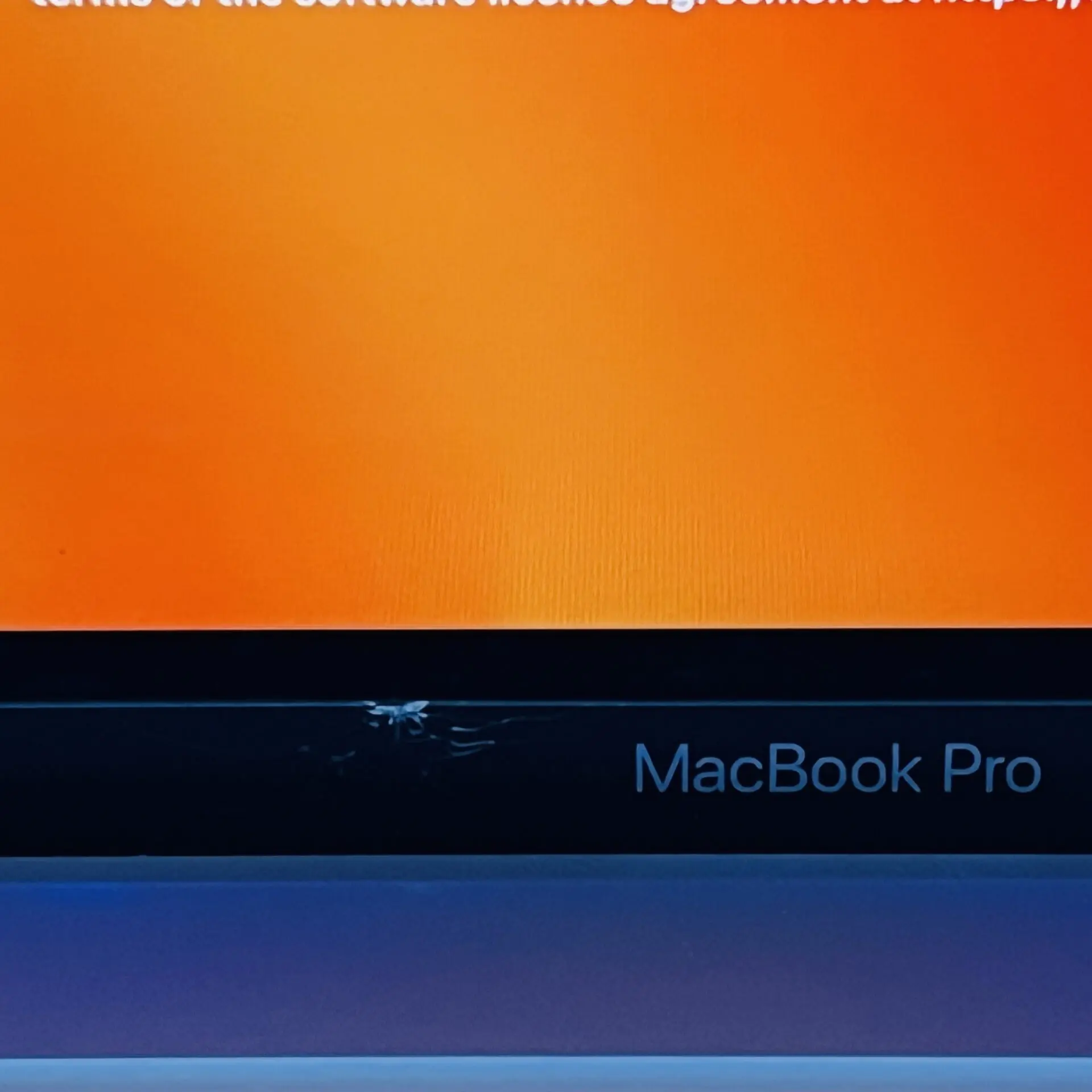 MacBook Pro 16-Inch “Core i7” 2.6GHz (TouchBar, 2019) 16GB RAM 512GB SSD Space Grey - Small Crack in Glass - Image 7