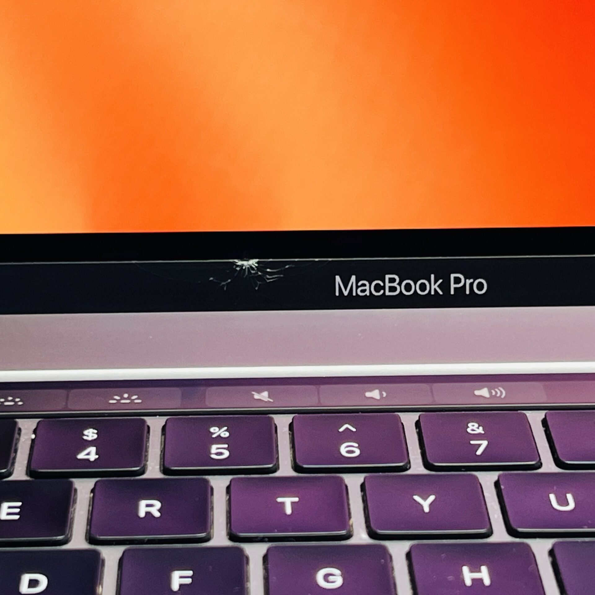 MacBook Pro 16-Inch “Core i7” 2.6GHz (TouchBar, 2019) 16GB RAM