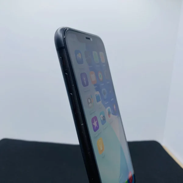 Apple iPhone 11 64GB Black (Condition: Good) - Minor Bright Spots