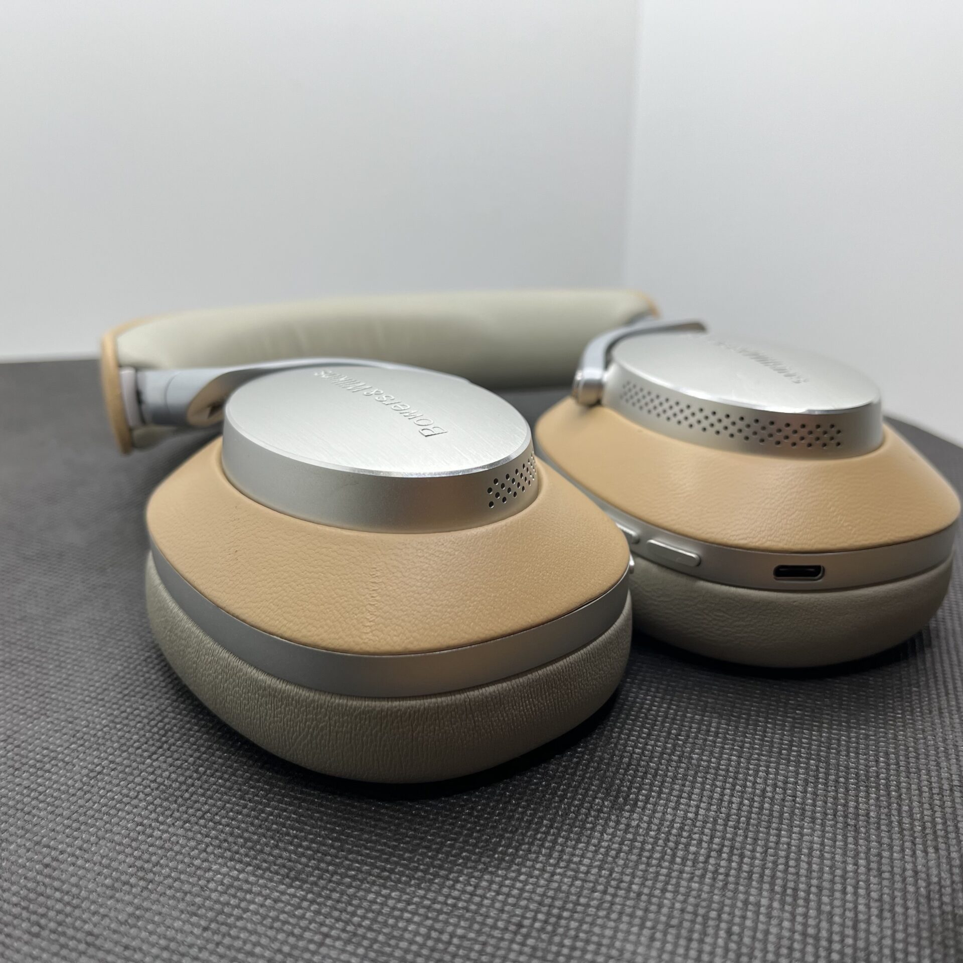 Bowers and Wilkins Px8 Noise Cancelling Wireless Headphones Tan (Condition: Good) - Image 4