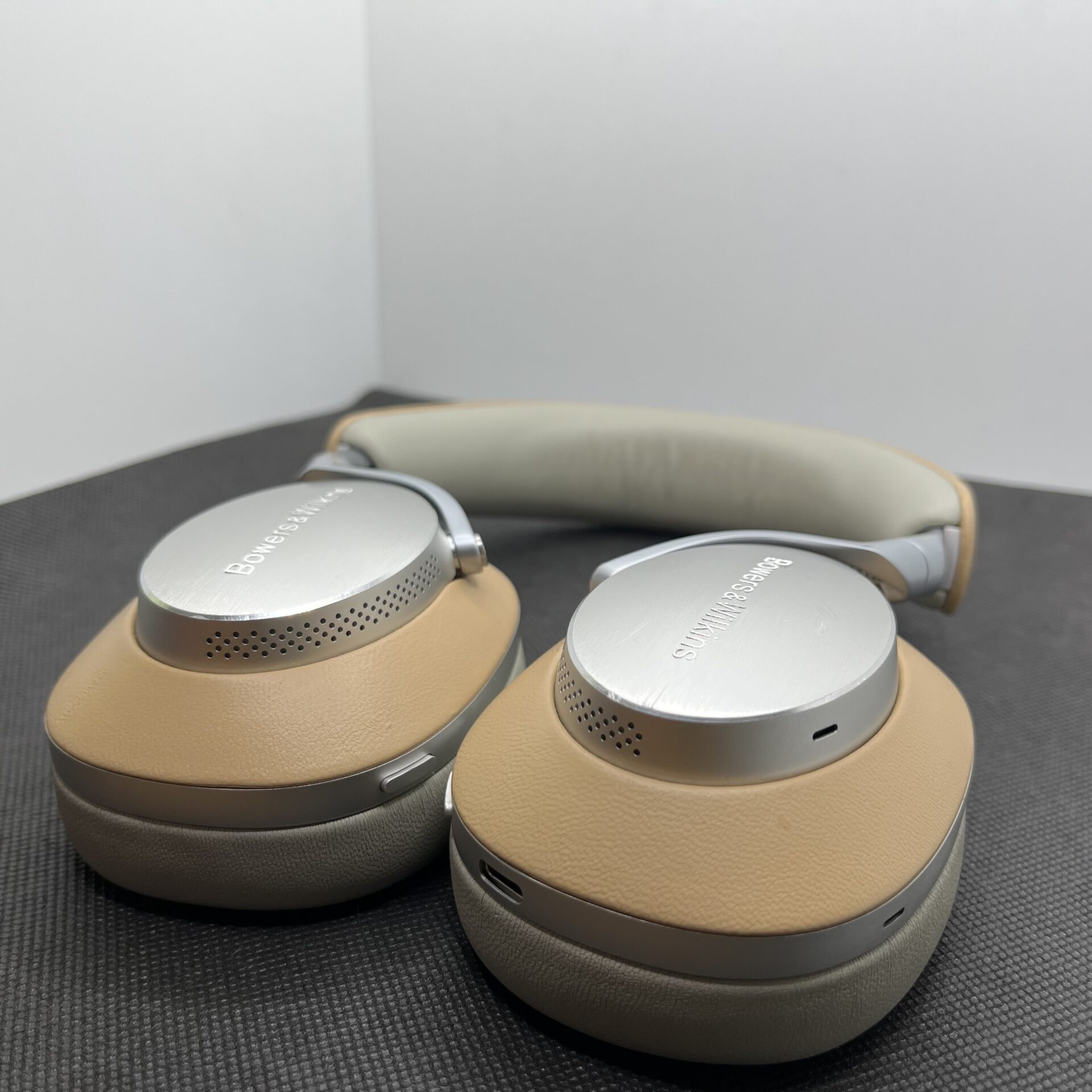 Bowers and Wilkins Px8 Noise Cancelling Wireless Headphones Tan (Condition: Good) - Image 5