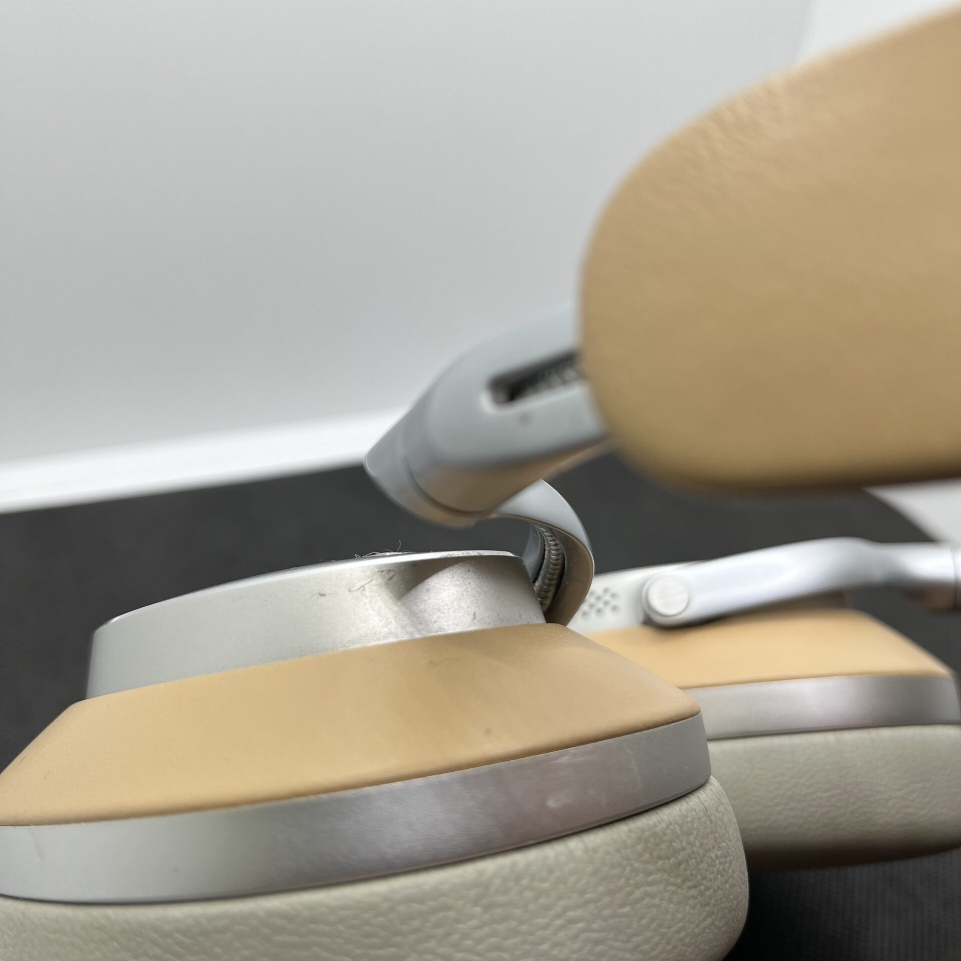 Bowers and Wilkins Px8 Noise Cancelling Wireless Headphones Tan (Condition: Good) - Image 7
