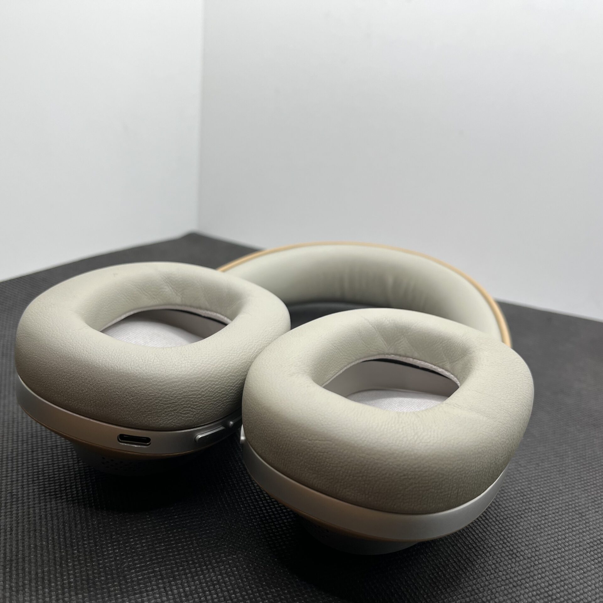 Bowers and Wilkins Px8 Noise Cancelling Wireless Headphones Tan (Condition: Good) - Image 11
