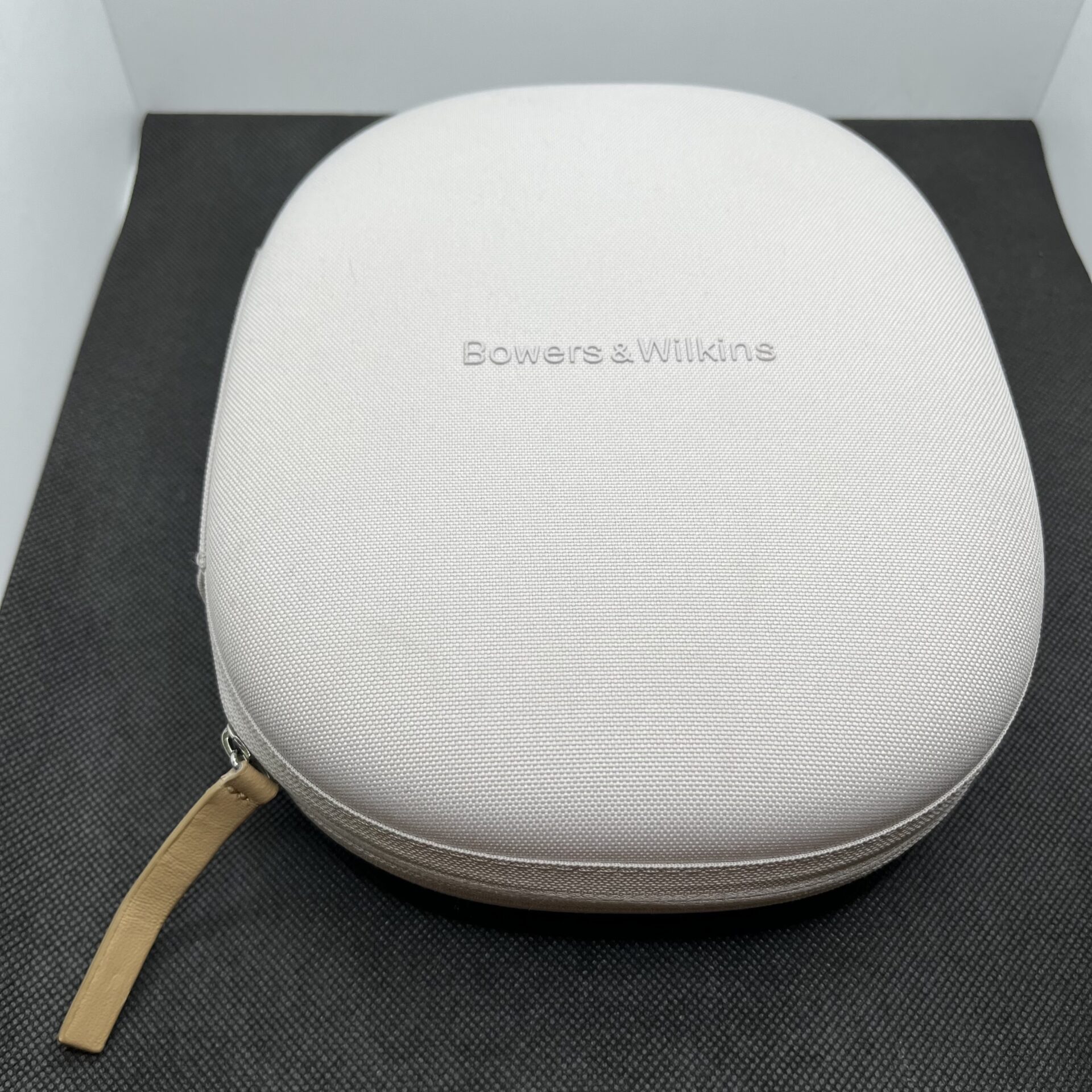 Bowers and Wilkins Px8 Noise Cancelling Wireless Headphones Tan (Condition: Good) - Image 12