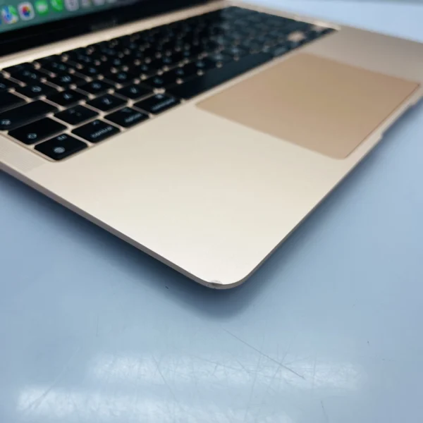 Apple MacBook Air 13-inch 