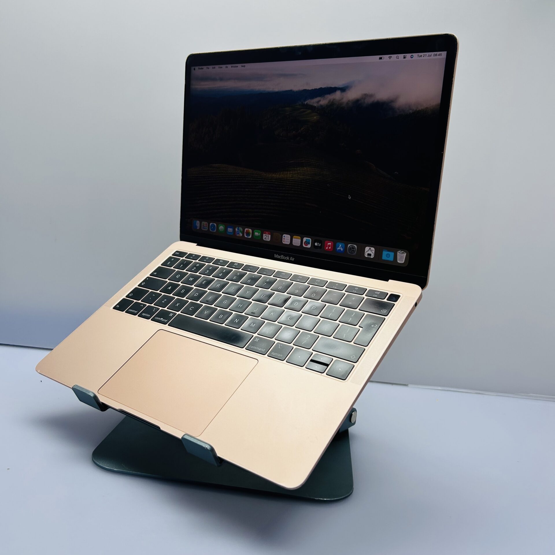 Apple MacBook Air 13-inch "Core i5" 1.6GHz 8GB RAM 128GB SSD Gold (Condition: Good) - Image 4