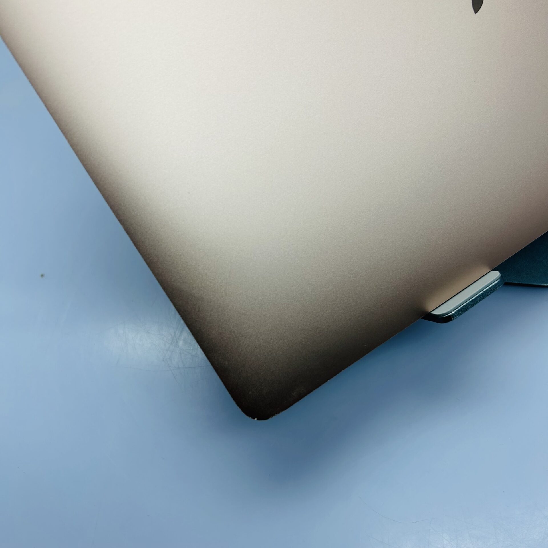 Apple MacBook Air 13-inch "Core i5" 1.6GHz 8GB RAM 128GB SSD Gold (Condition: Good) - Image 10
