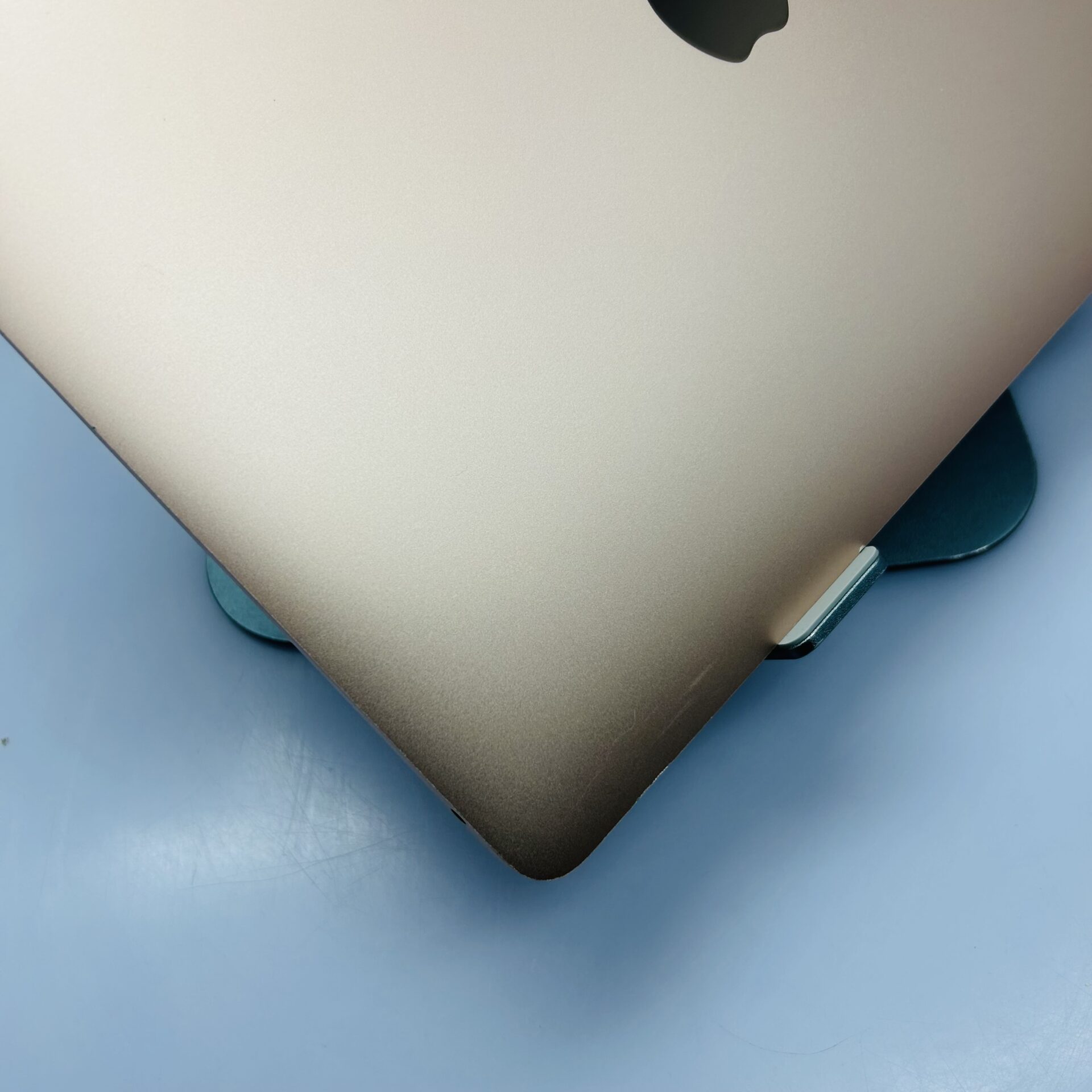 Apple MacBook Air 13-inch "Core i5" 1.6GHz 8GB RAM 128GB SSD Gold (Condition: Good) - Image 9