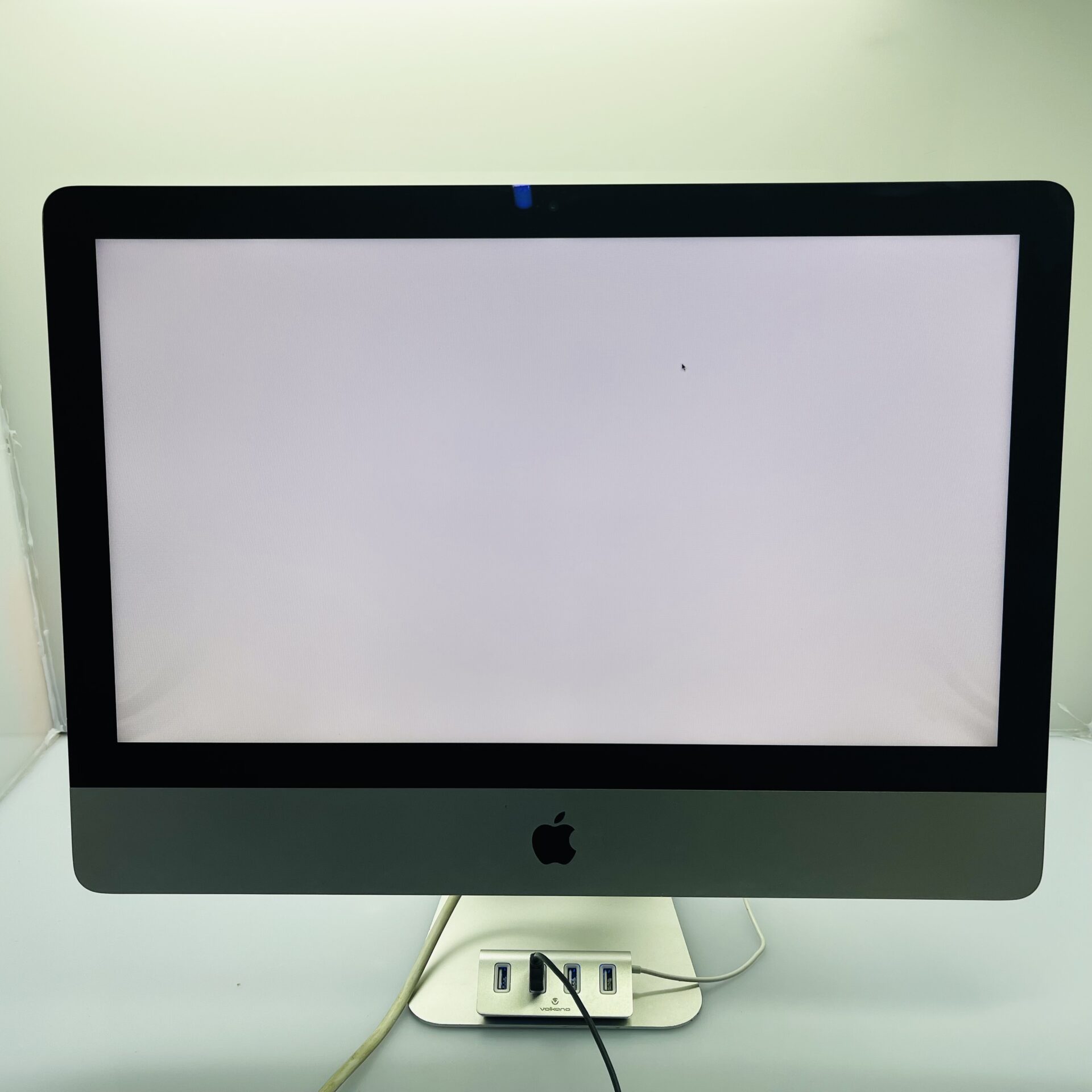 Apple iMac 27-Inch "Core i5" (2014) 1.46GHz 8GB RAM 512GB SSD Silver - LCD Flares on Display (Condition: Good) - Image 4