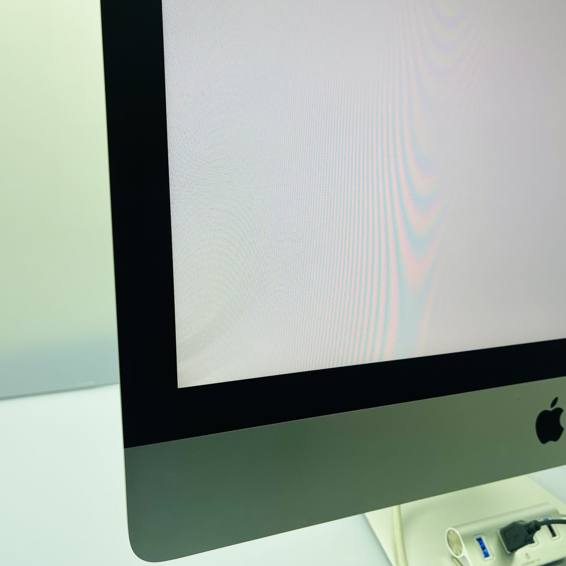 Apple iMac 27-Inch "Core i5" (2014) 1.46GHz 8GB RAM 512GB SSD Silver - LCD Flares on Display (Condition: Good) - Image 5