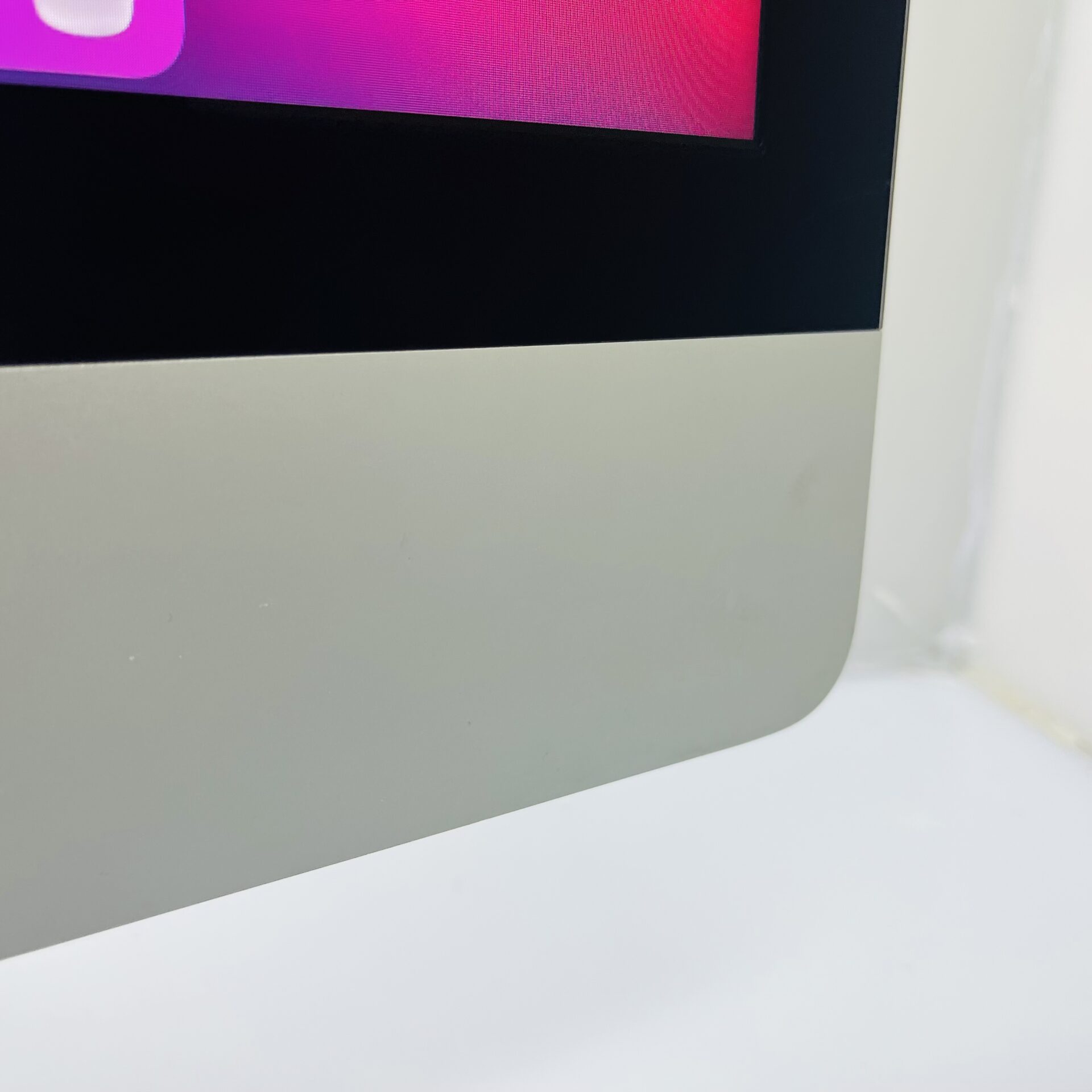 Apple iMac 27-Inch "Core i5" (2014) 1.46GHz 8GB RAM 512GB SSD Silver - LCD Flares on Display (Condition: Good) - Image 8