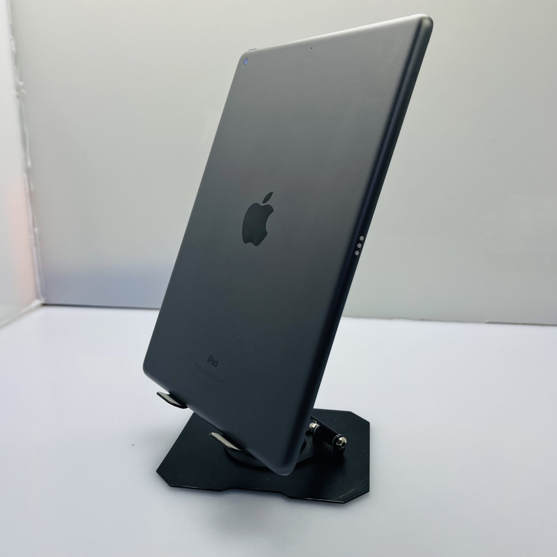 Apple iPad 10.2" 9th Gen 64GB (WiFi Only) Space Gray - Scratches Inside LCD, Bent Casing (Condition: Good) - Image 7