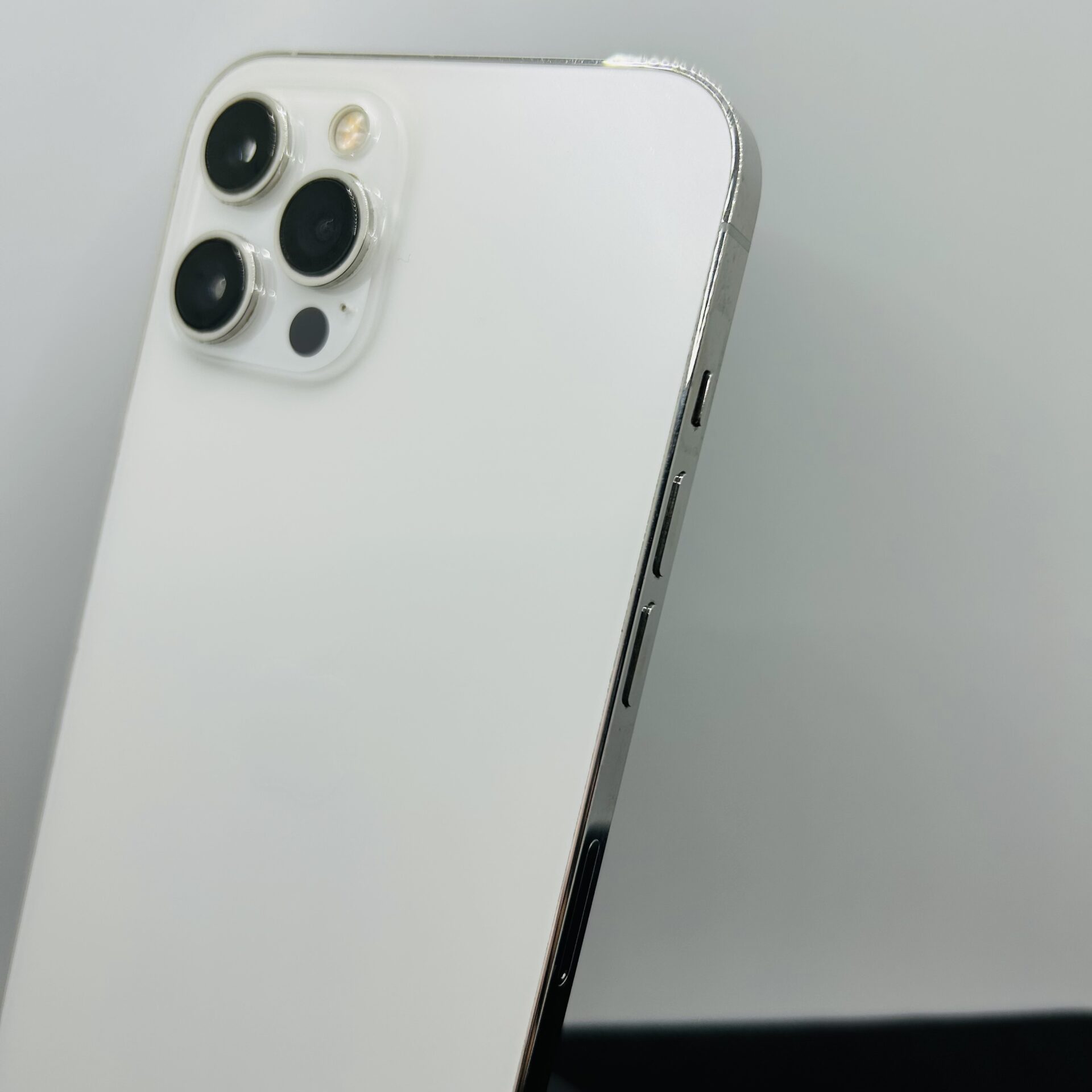 Apple iPhone 12 Pro Max 256GB Silver (Condition: Good) | Epic Deals SA