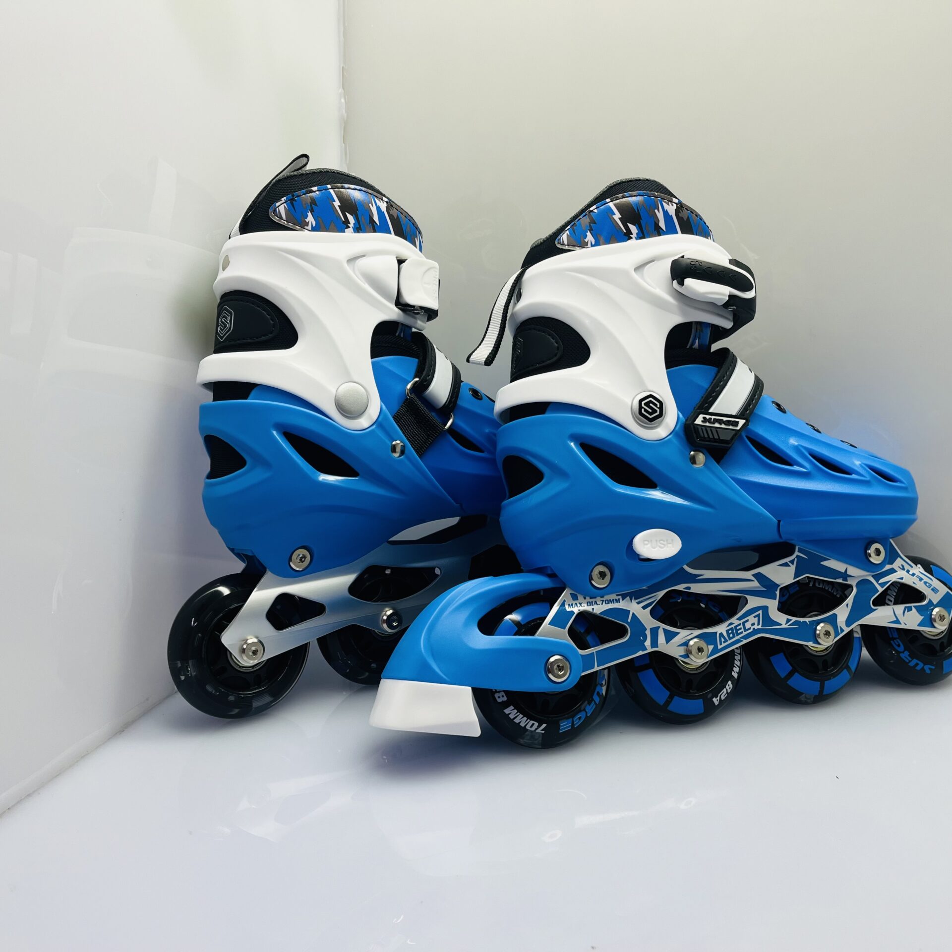 COMBO DEAL: 1x Surge Skate Tech Ignite Size 1-3 UK Rollerskates Blue + 1x Surge Skate Tech Switch Pro Size 10-13J UK Rollerskates Pink (Condition: Pristine) - Image 4