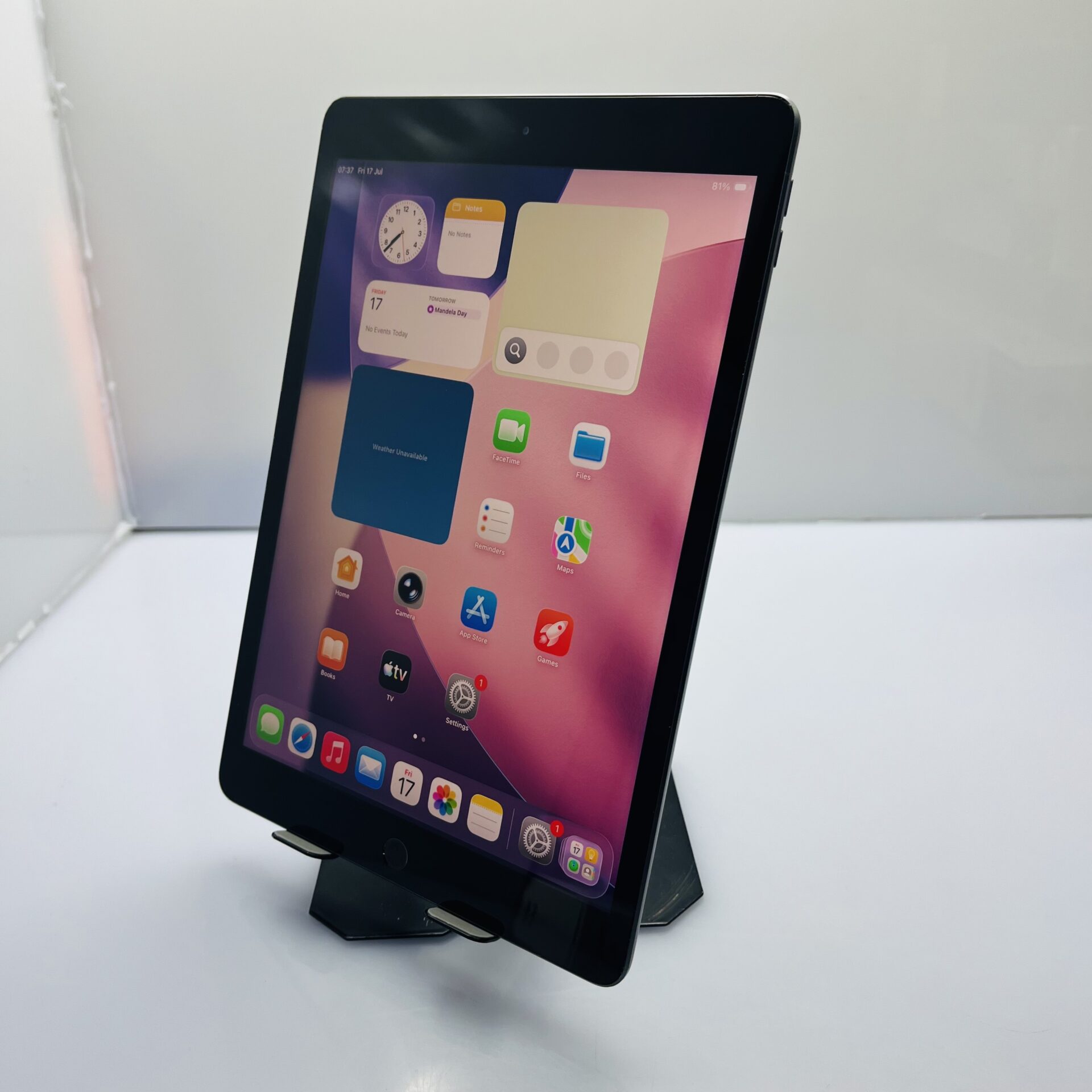 Apple iPad 10.2" 8th Gen 32GB (WiFi Only) Space Gray - No Touch ID (Condition: Good) - Image 3
