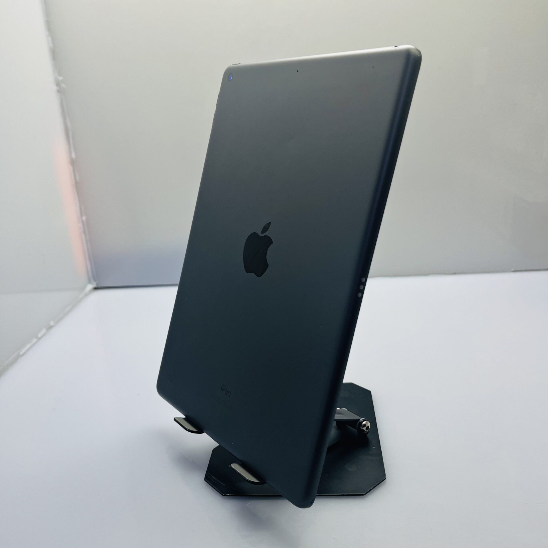 Apple iPad 10.2" 8th Gen 32GB (WiFi Only) Space Gray - No Touch ID (Condition: Good) - Image 7
