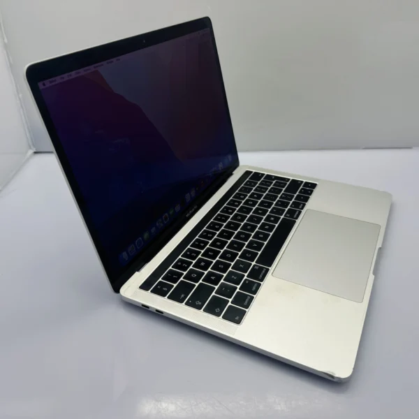 Apple MacBook Pro 13-inch 