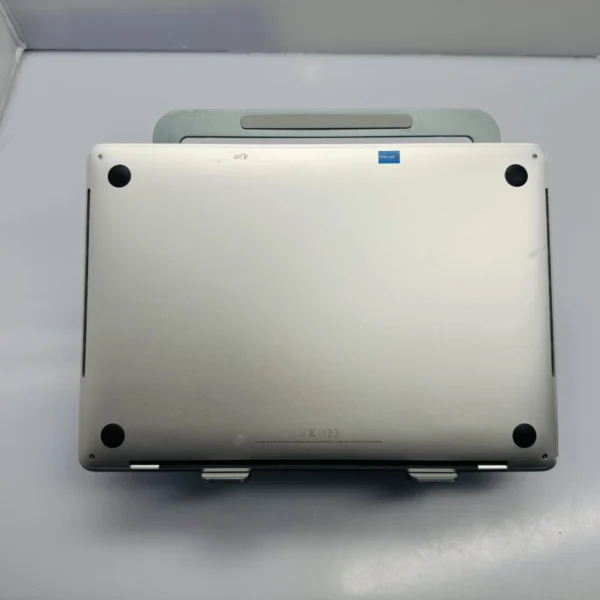 Apple MacBook Pro 13-inch 