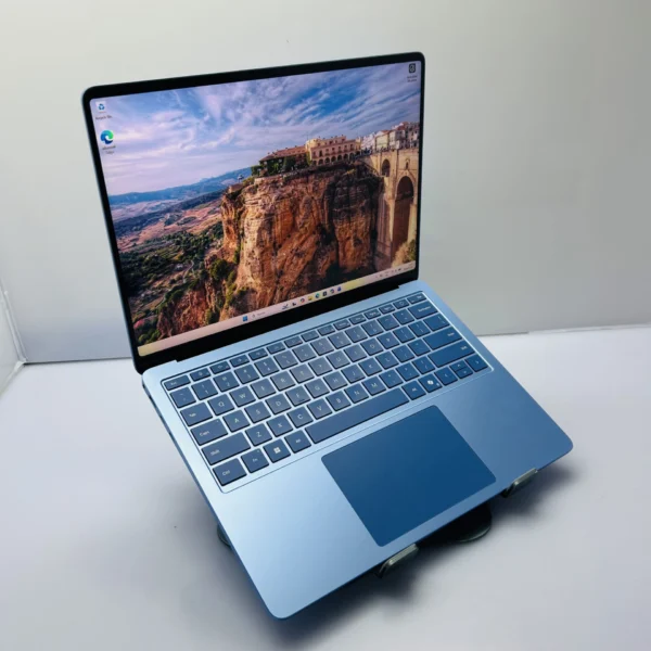 Microsoft Surface Laptop 7 Snapdragon X 10th Gen 