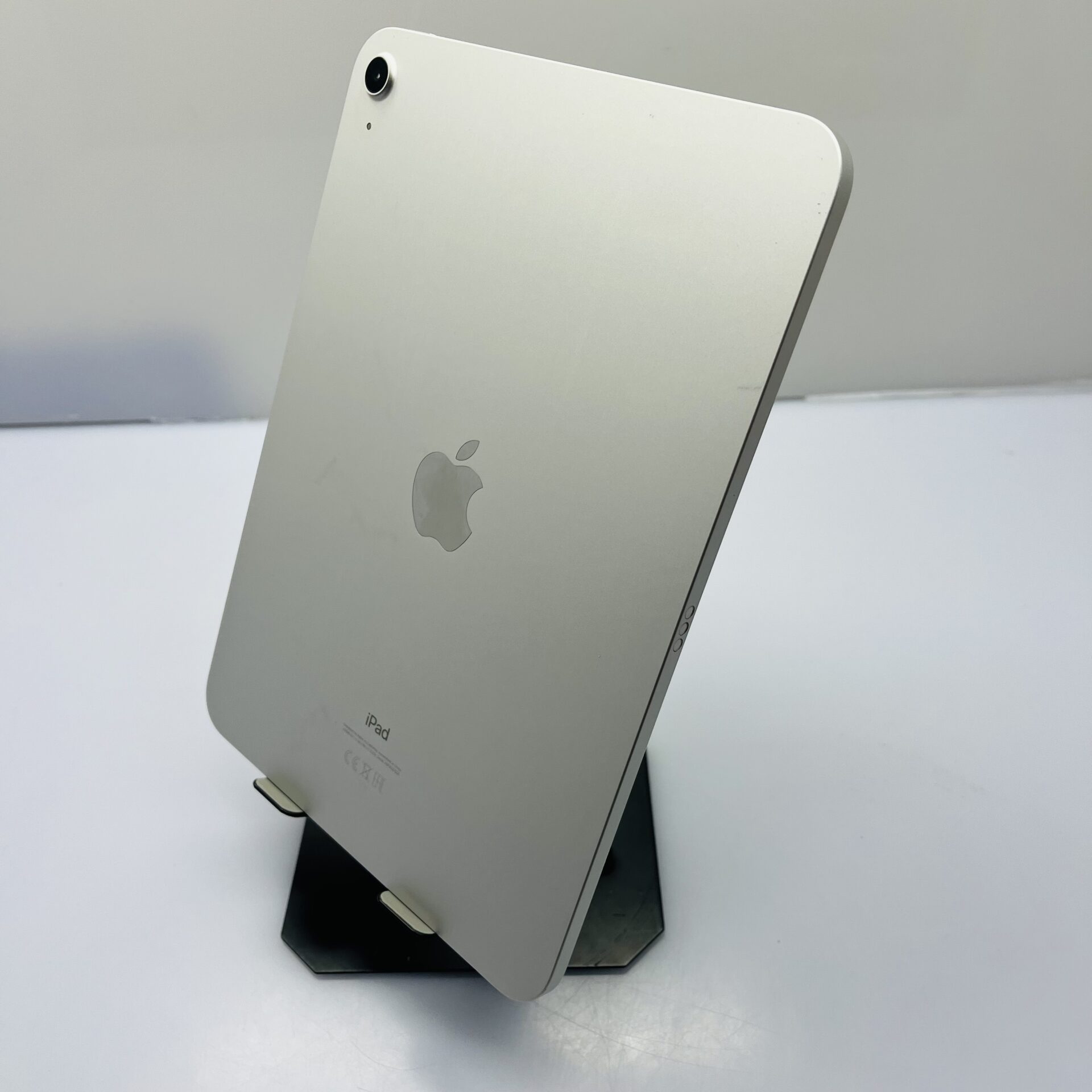 Apple iPad 10.9" 10th Gen (WiFi only) 64GB Silver (Condition: Good) - Image 6