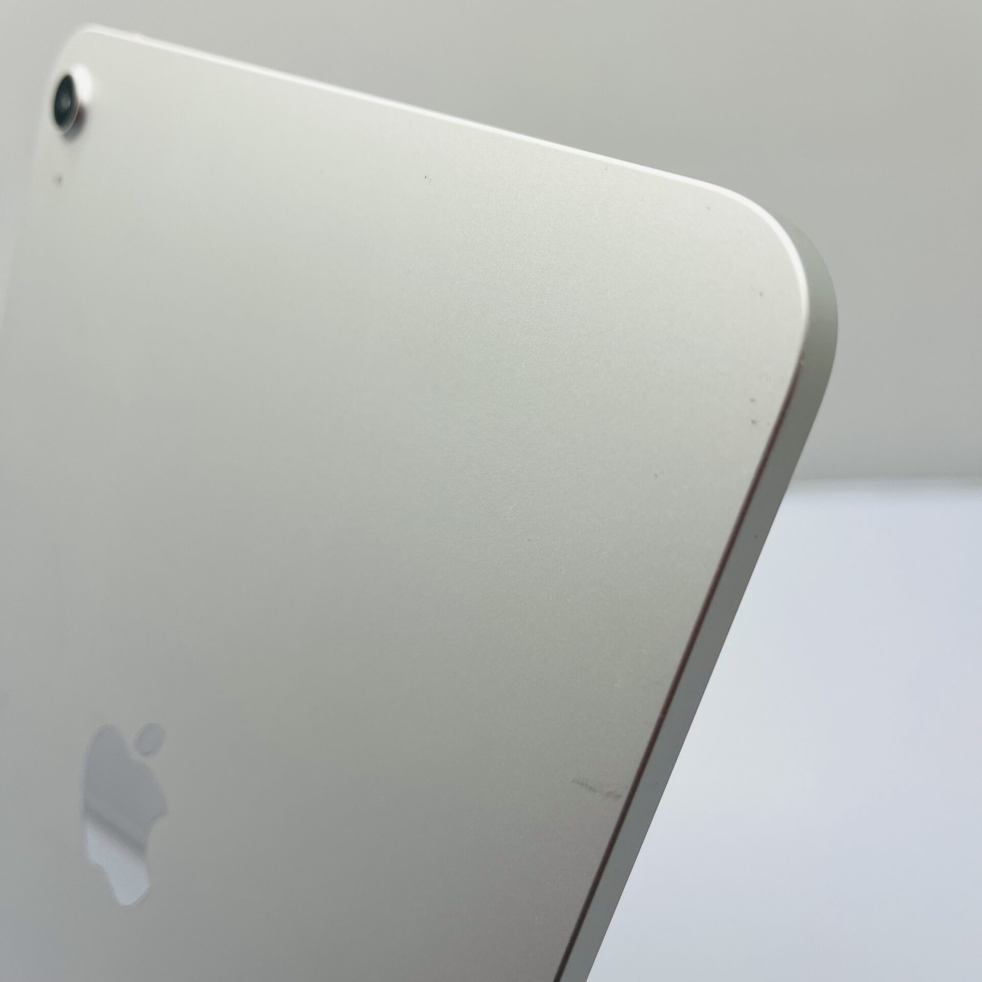 Apple iPad 10.9" 10th Gen (WiFi only) 64GB Silver (Condition: Good) - Image 7