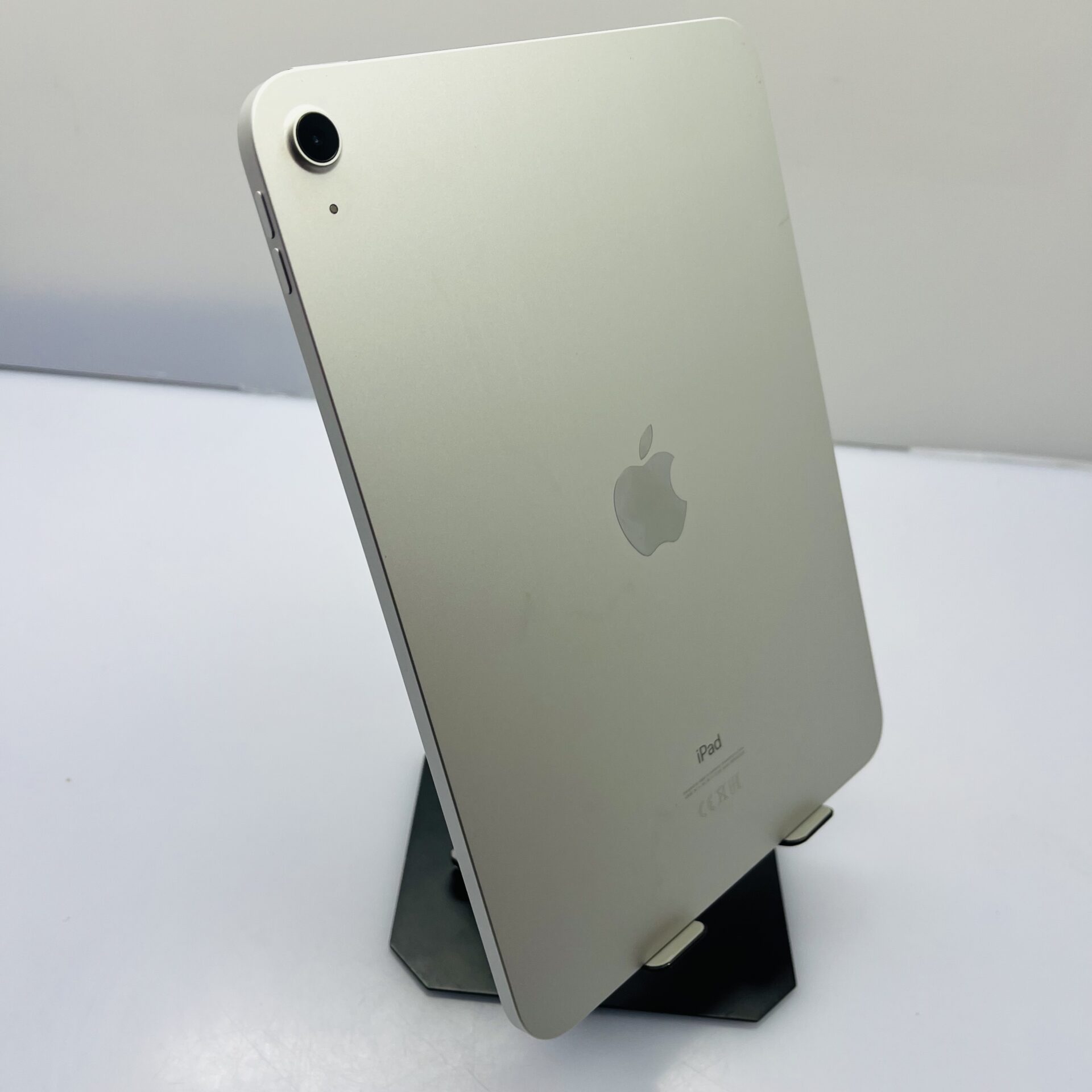 Apple iPad 10.9" 10th Gen (WiFi only) 64GB Silver (Condition: Good) - Image 9