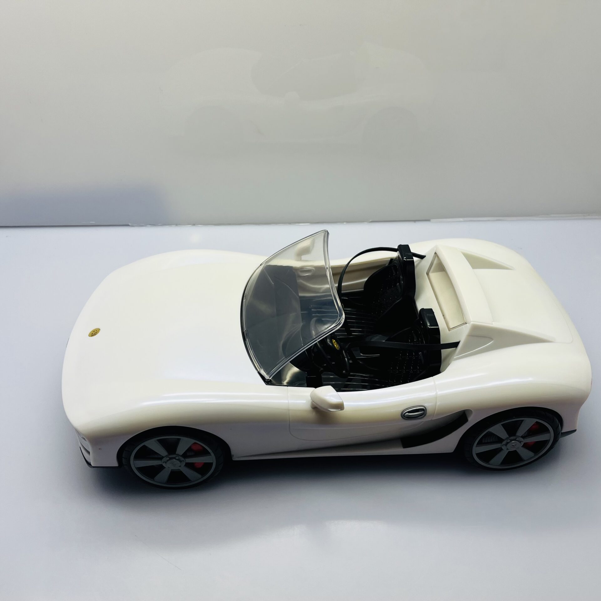 COMBO DEAL: Rainbow High: Colour Change Car + Dickie Toys Pop Up Camper Playset (Condition: Good) - Image 2