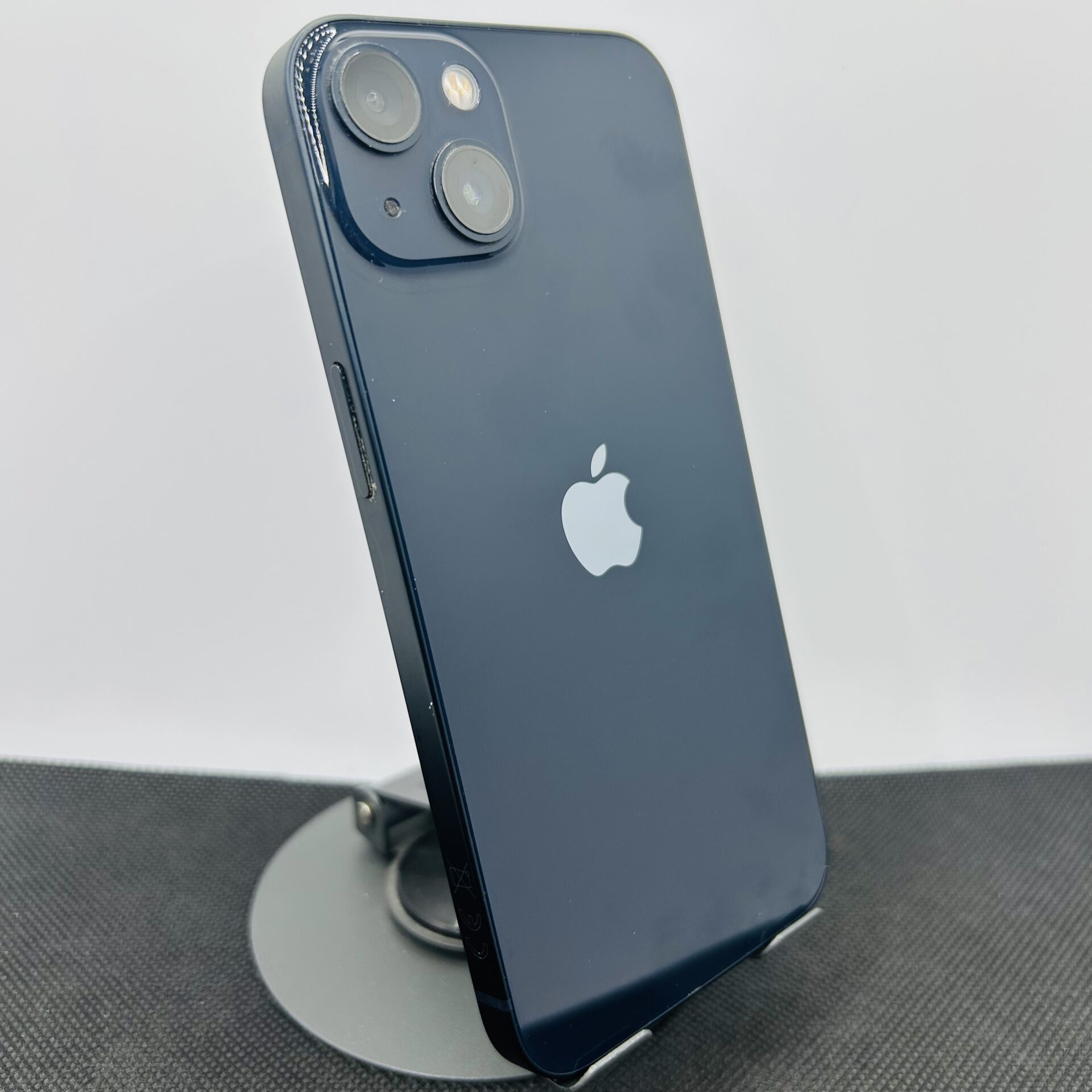Apple iPhone 13 128GB Midnight (Condition: Good) - Image 7