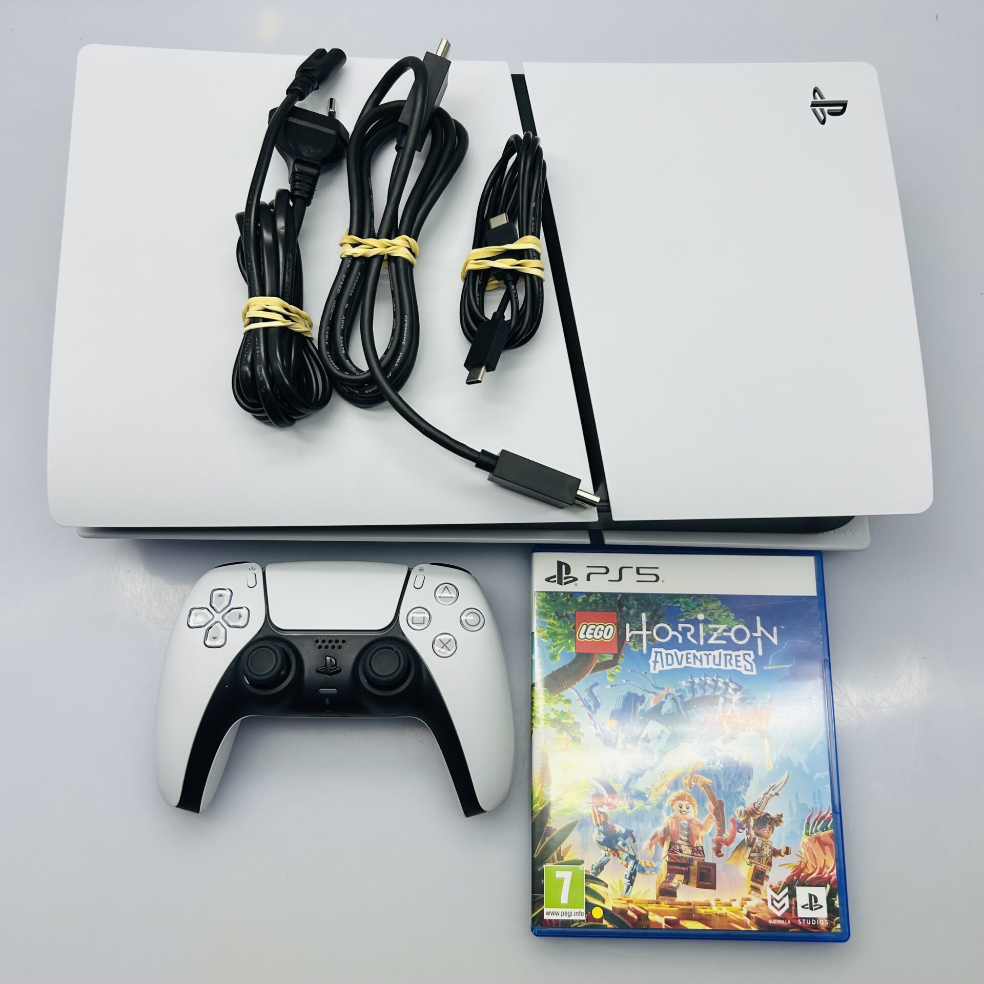 Sony PlayStation 5 Slim Disc Edition 1TB White + HDMI + Power Cable + Controller + USB C to C cable + PS5 Game (Condition: Excellent) - Image 2