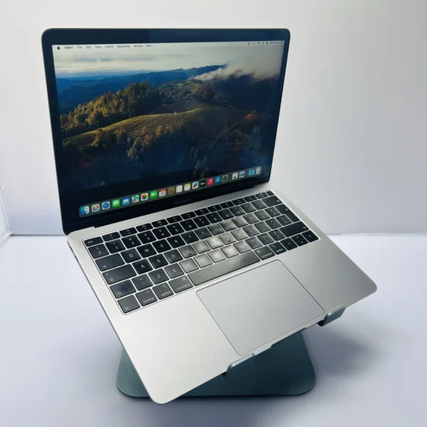 Apple MacBook Air 13-inch 