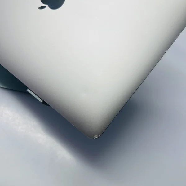 Apple MacBook Air 13-inch 