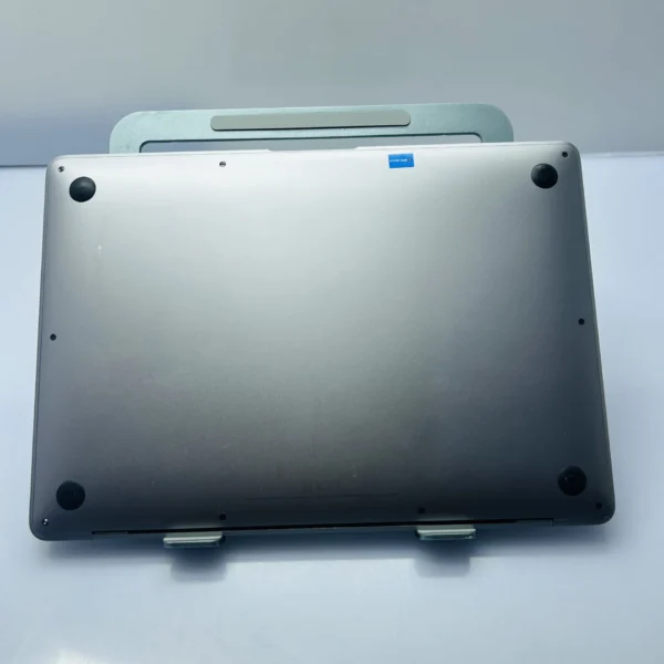Apple MacBook Air 13-inch 