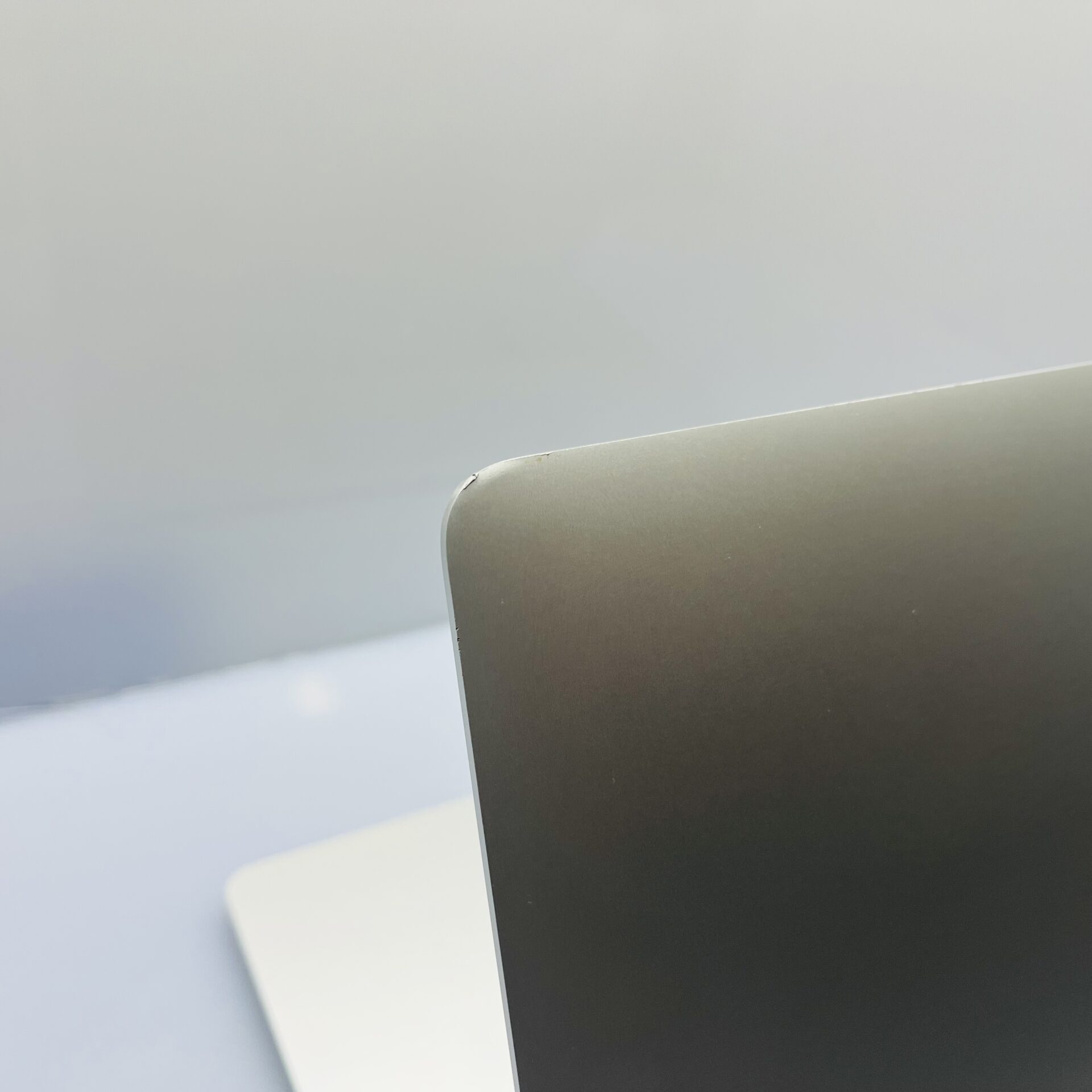 Apple MacBook Pro 16-inch (2019) "Intel Core i7" 16GB RAM 1TB SSD Silver - Cracked LCD (Condition: Good) - Image 9